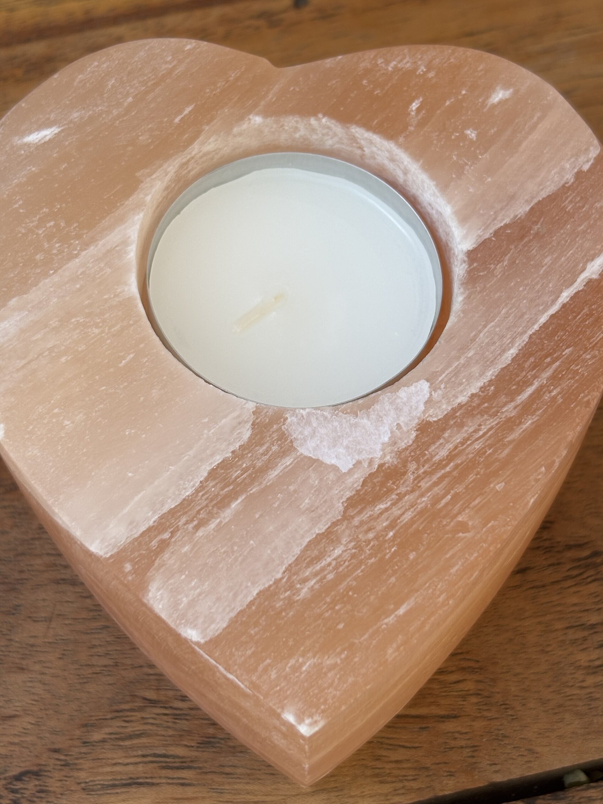 cargador energético en forma de vela corazón de selenita 9cm aprox - 3