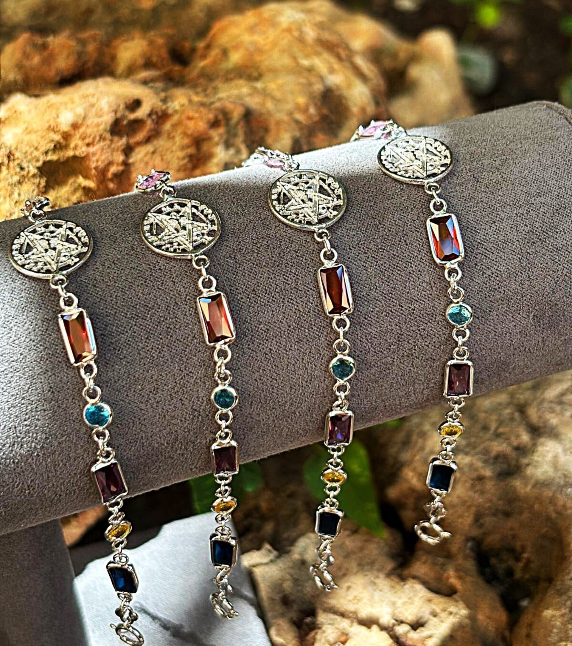 Pulsera amuleto tetragrámaton con cristales - 4