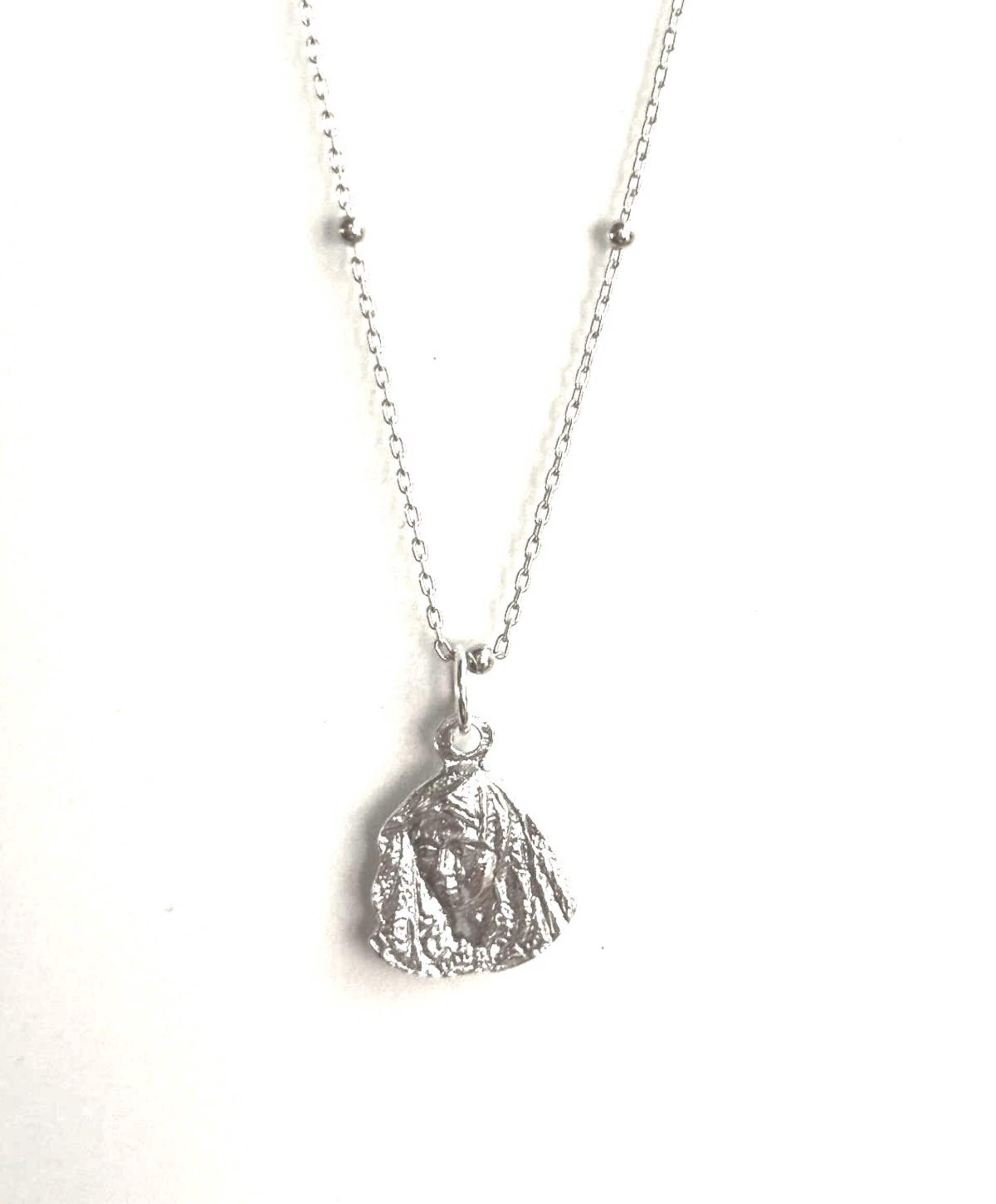 collar religioso virgen de la Macarena - 3