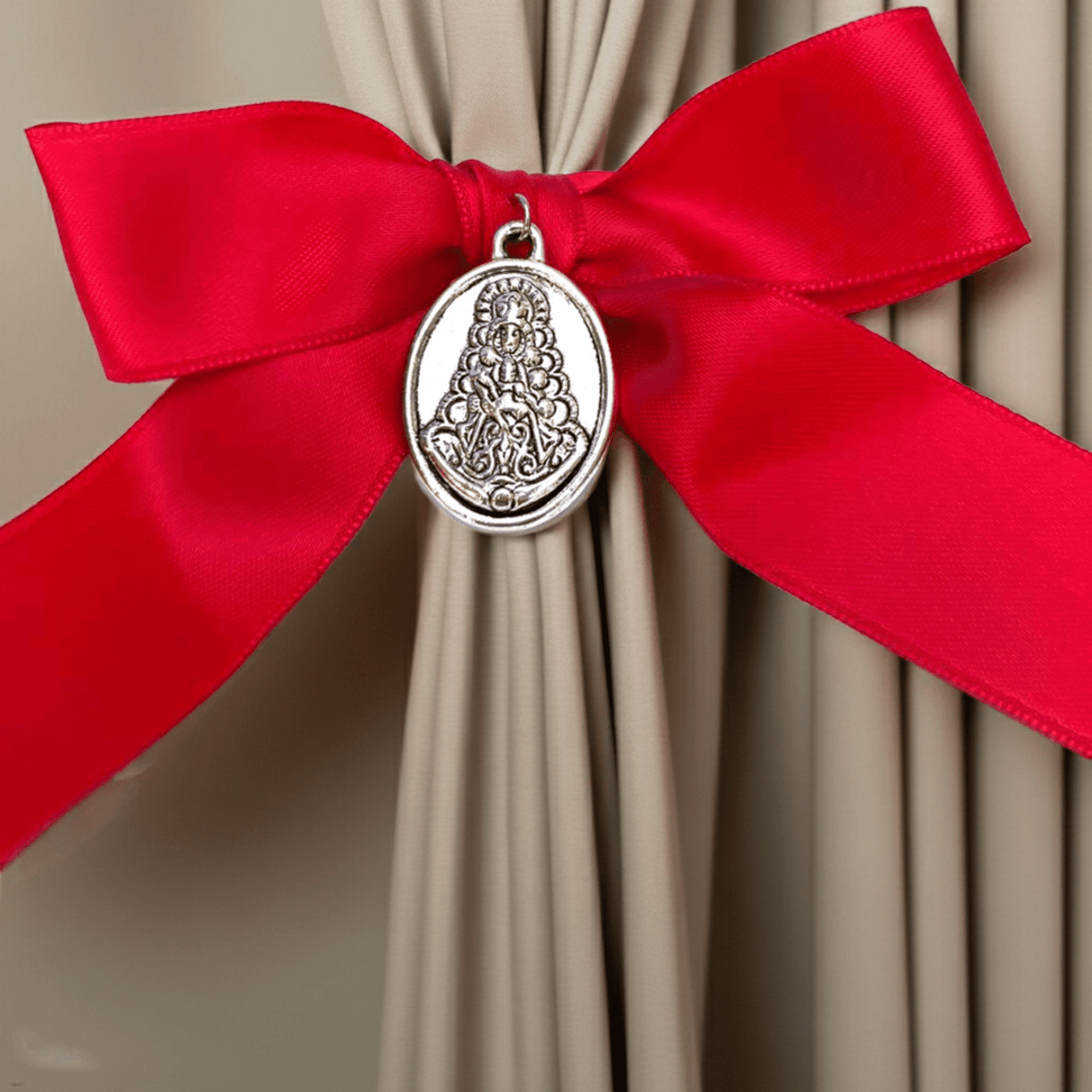 lazo con medalla para protección - 5