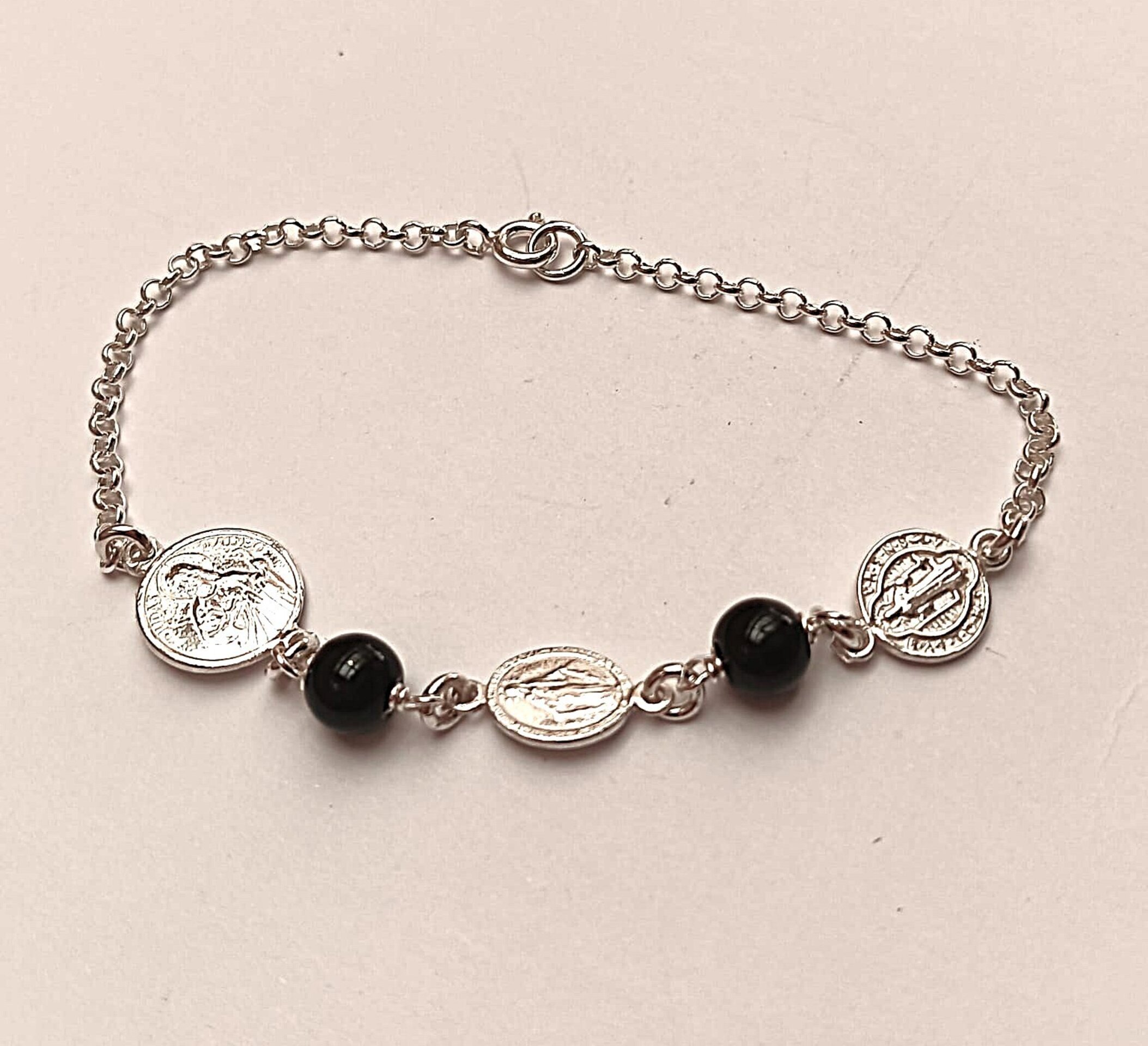 pulsera triple protección llave San Benito, judas Tadeo y virgen de la milagrosa - 2