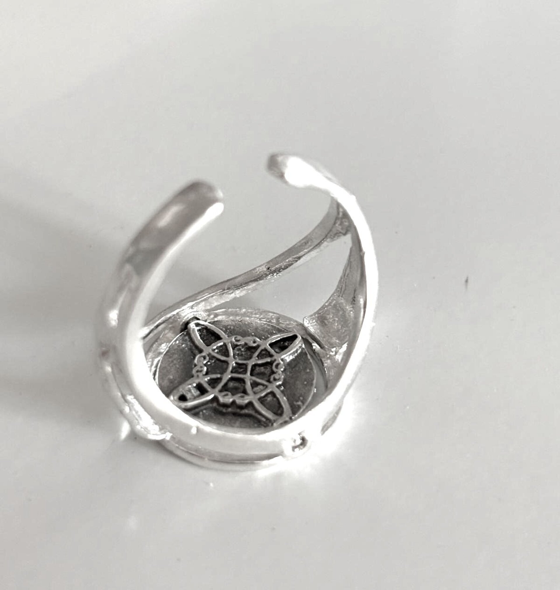 Anillo giratorio nudo de bruja y tetragrámaton - 7