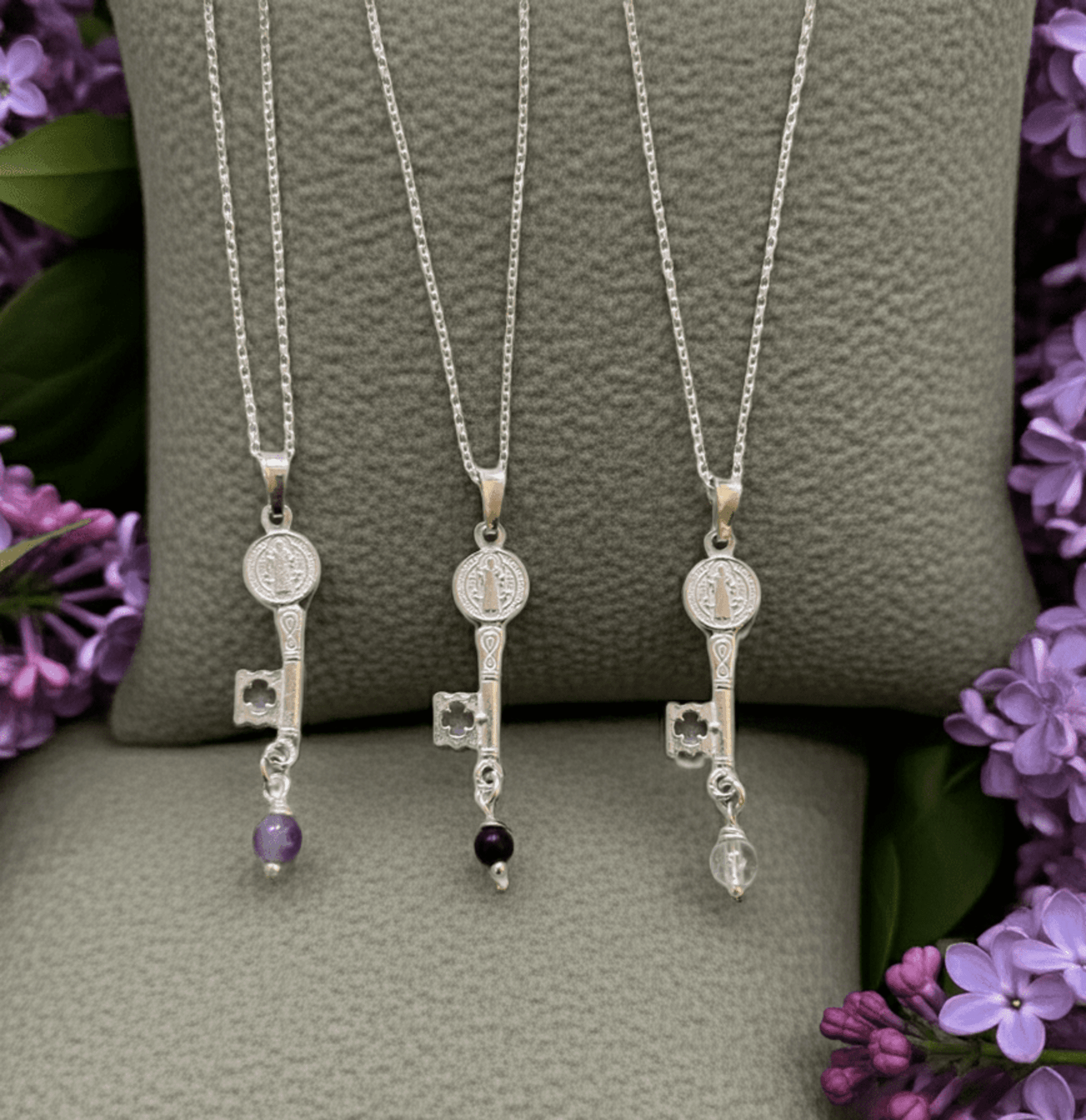 collar llave san Benito con shungita, amatista y cuarzo maestro - 4