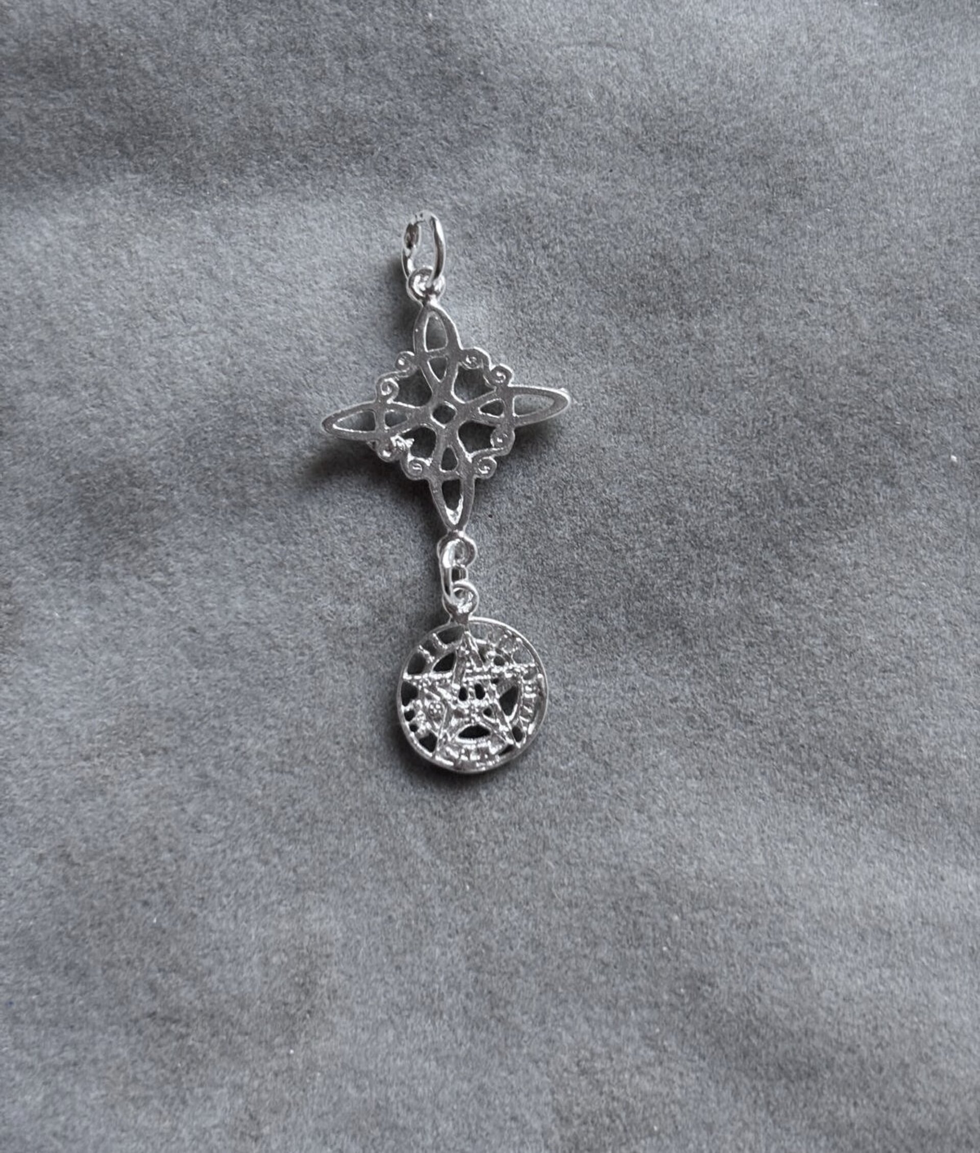 Colgante amuleto doble  protección - 2