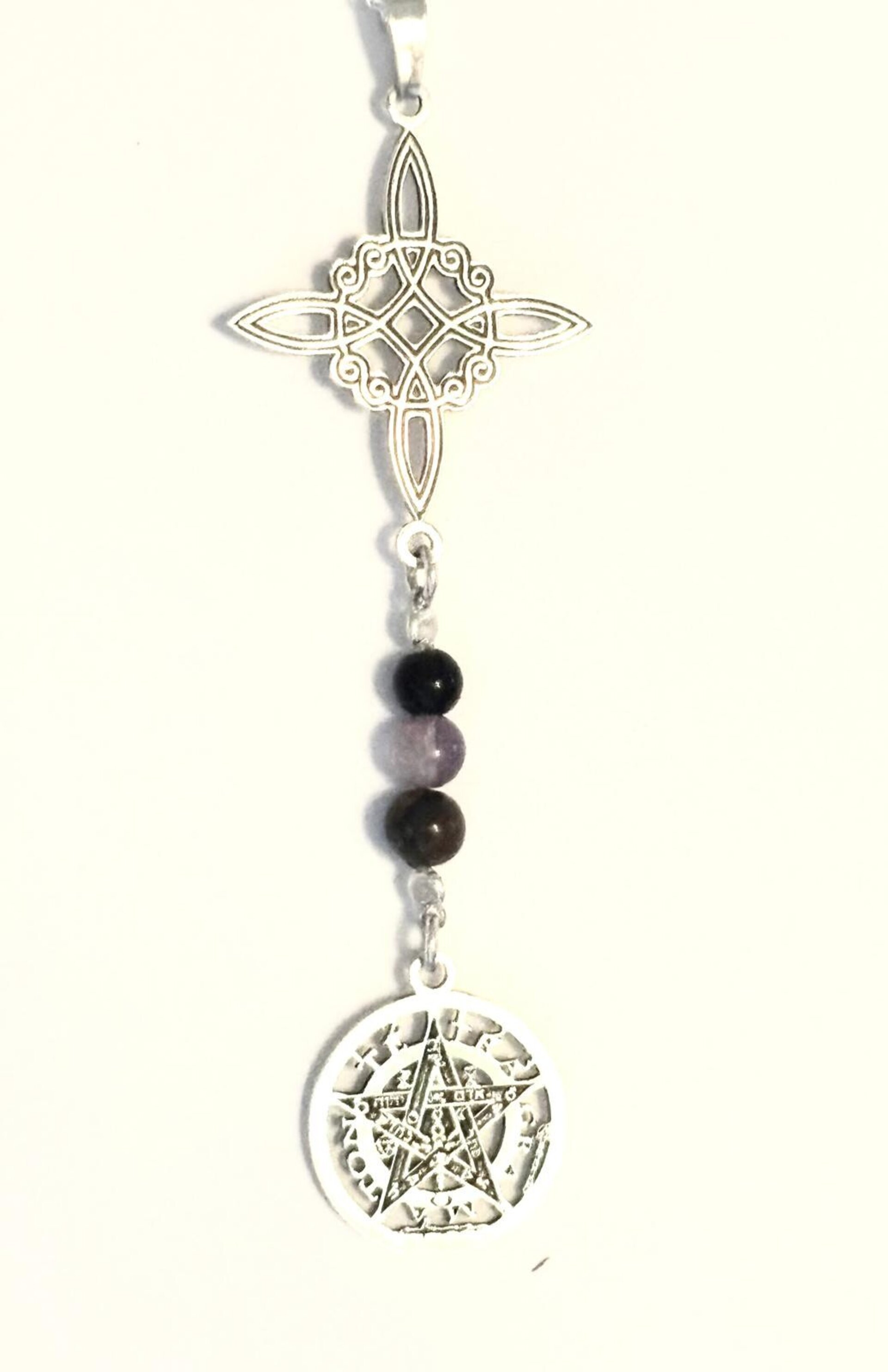 collar doble protección nudo de bruja y Tetragrámaton con tres piedras - 3