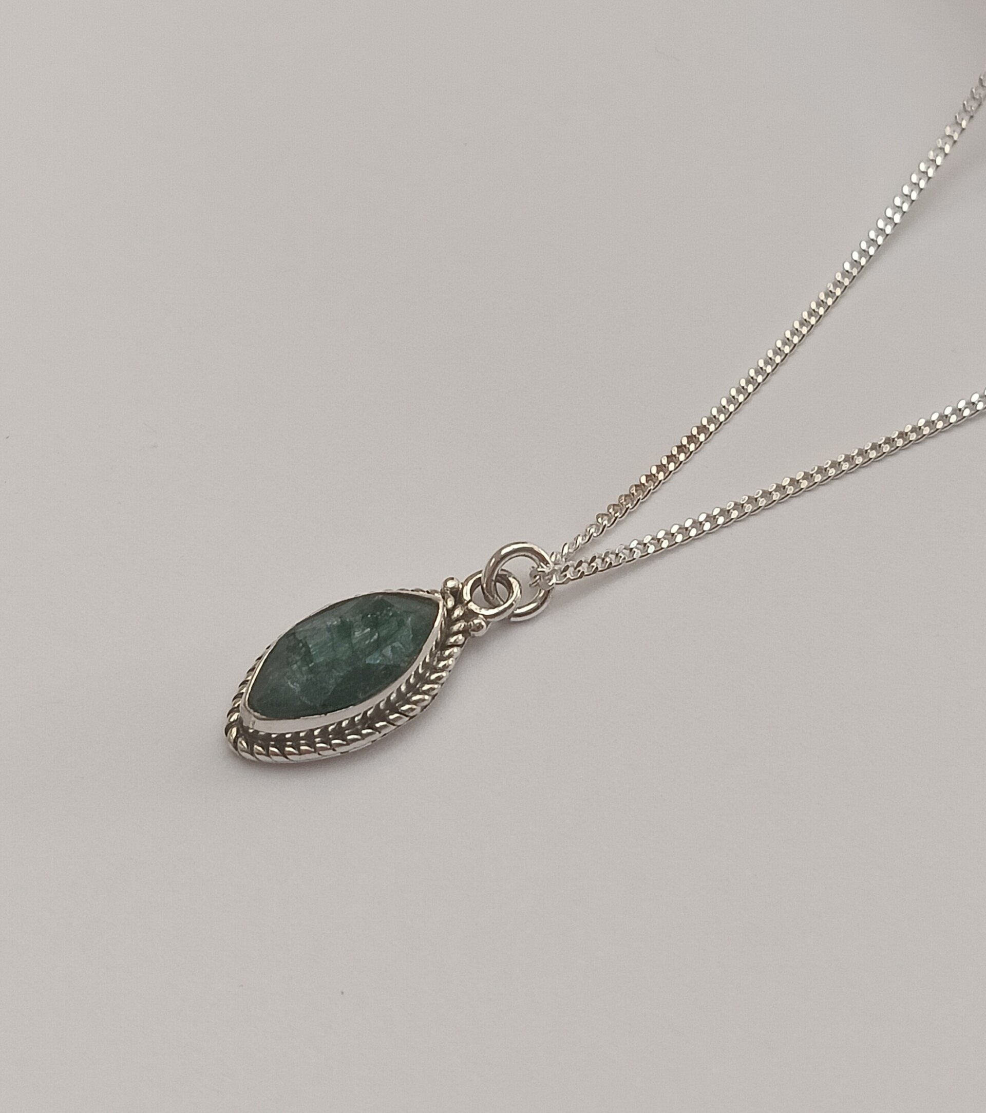 Collar  esmeralda - 2