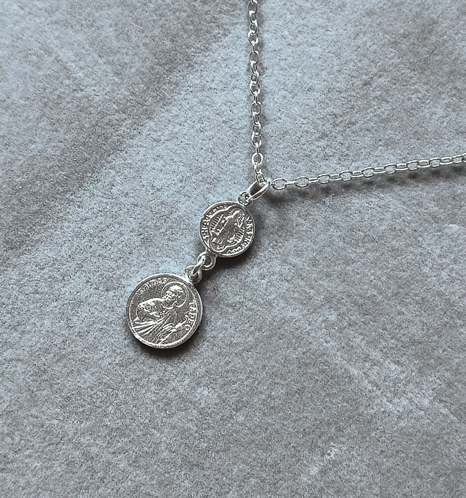 Collar doble medalla San Benito y Judas Tadeo - 4