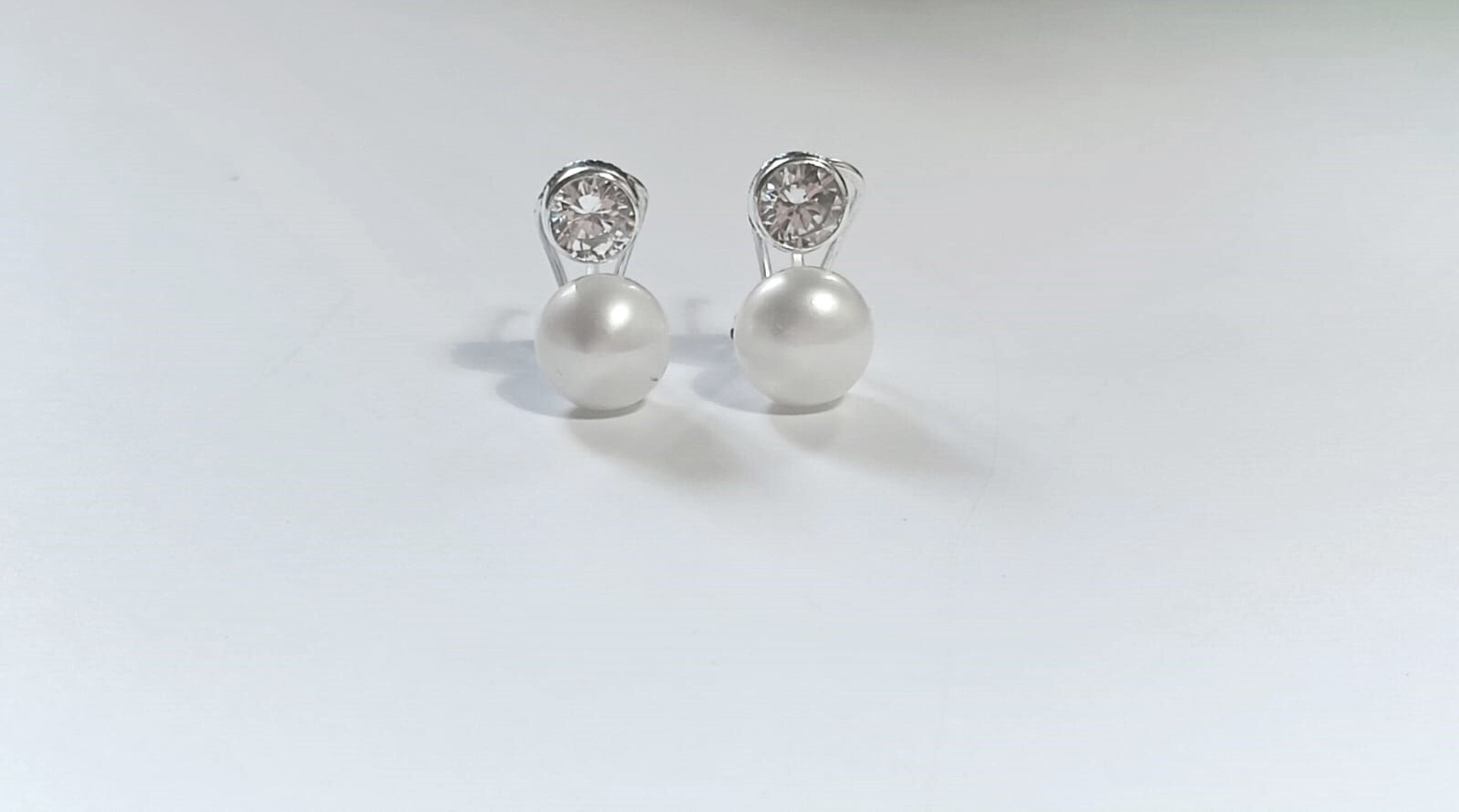 Pendientes perla y circonita omega - 3