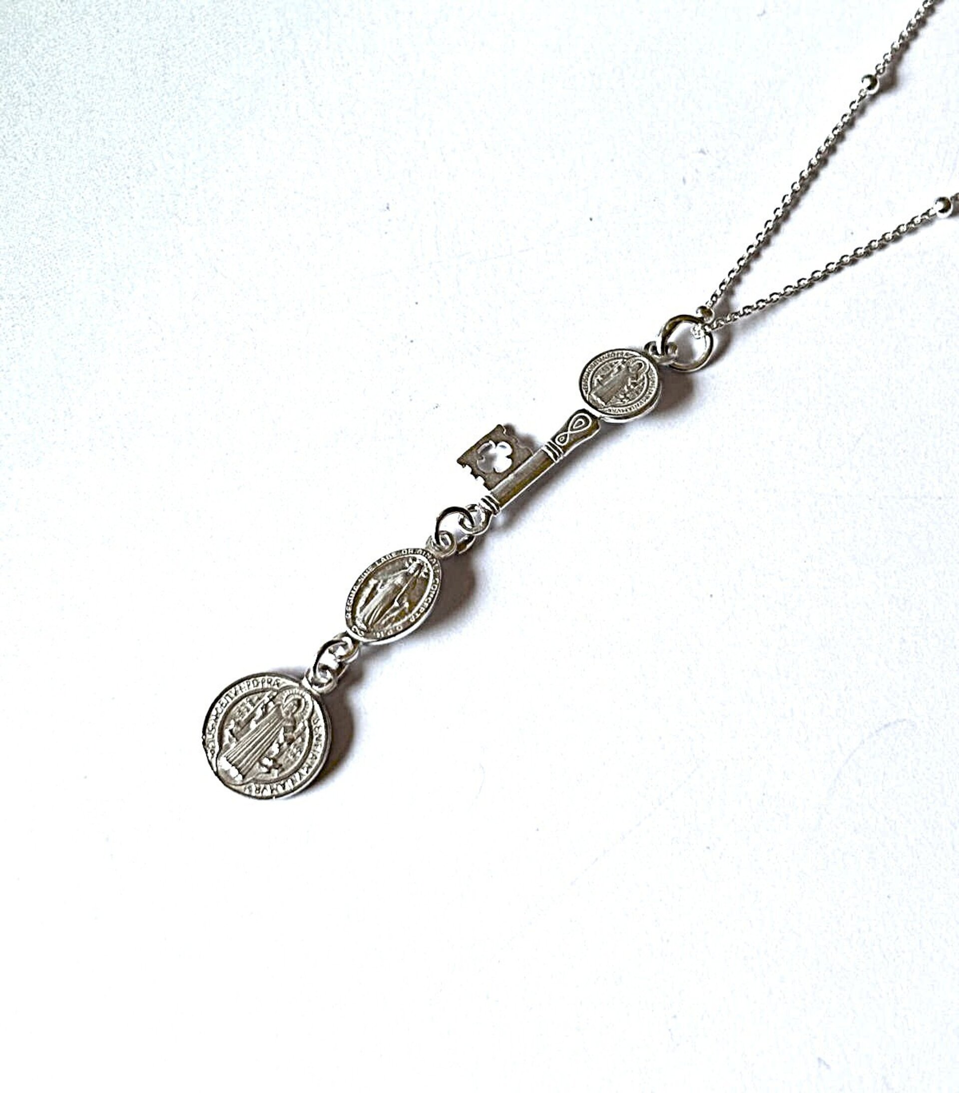 collar religioso llave san Benito, San Judas Tadeo y virgen de la milagrosa - 1
