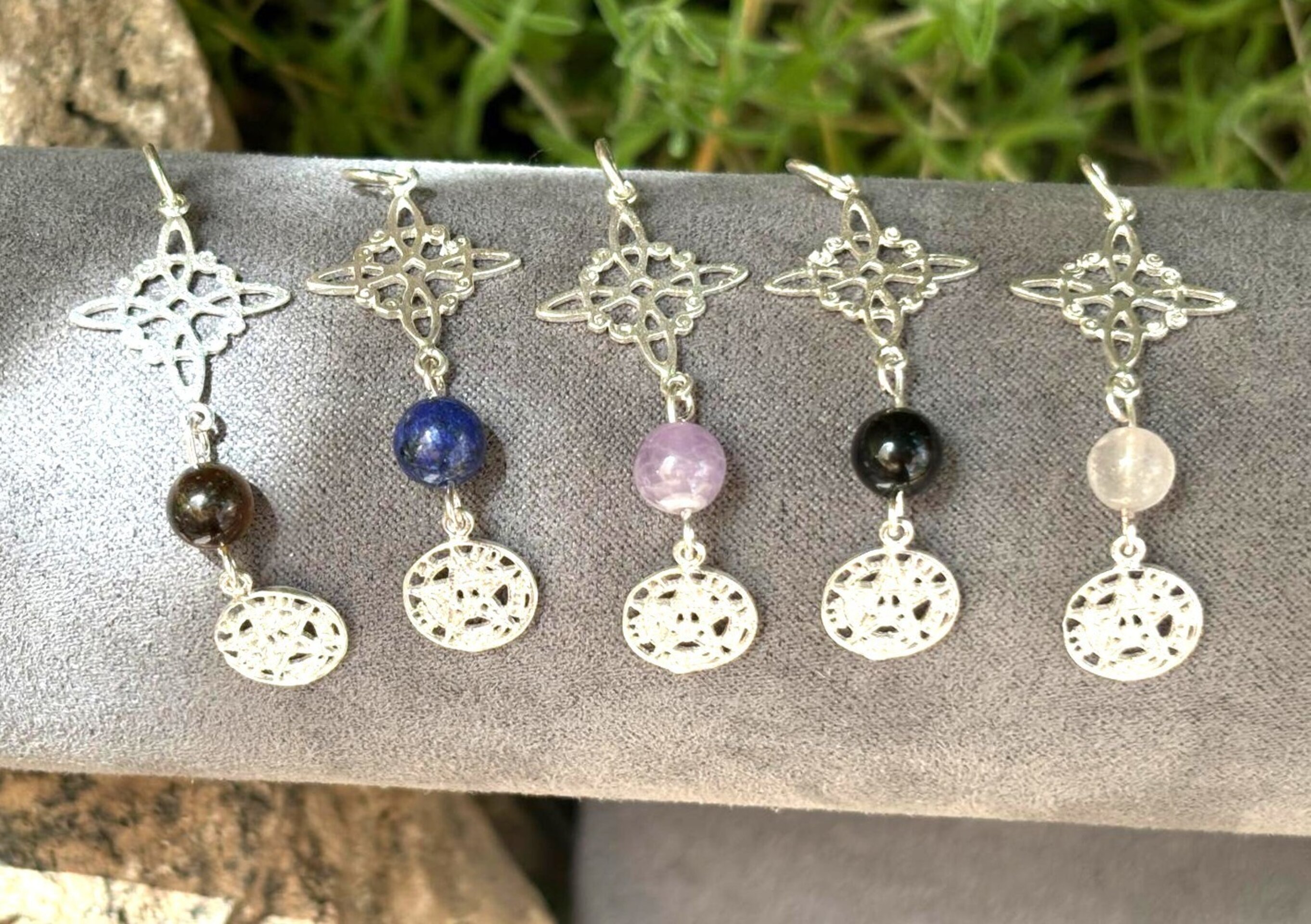colgantes doble protección con piedras - 9