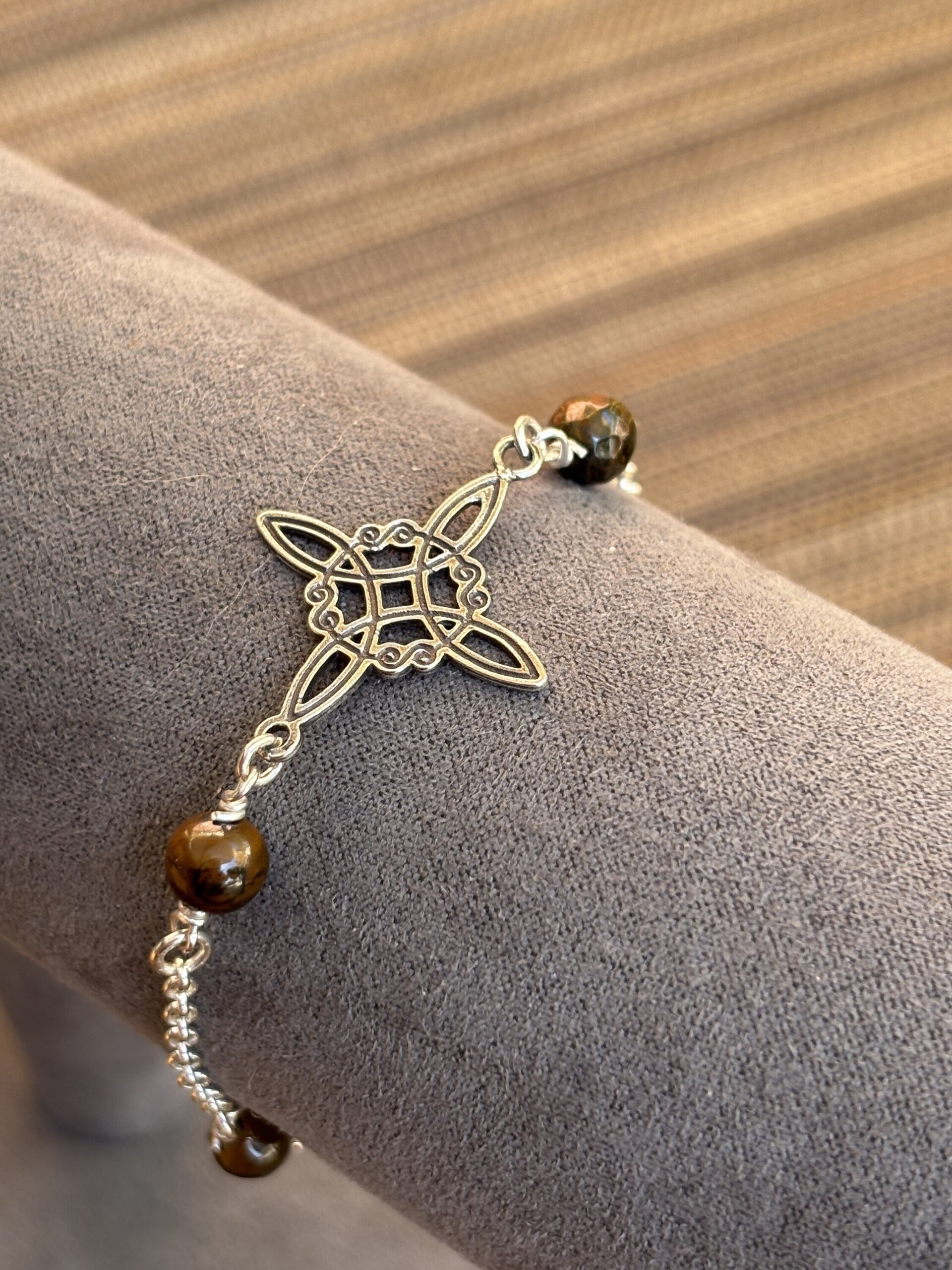 Pulsera amuleto nudo de bruja con piedra de ojo de tigre natural - 5