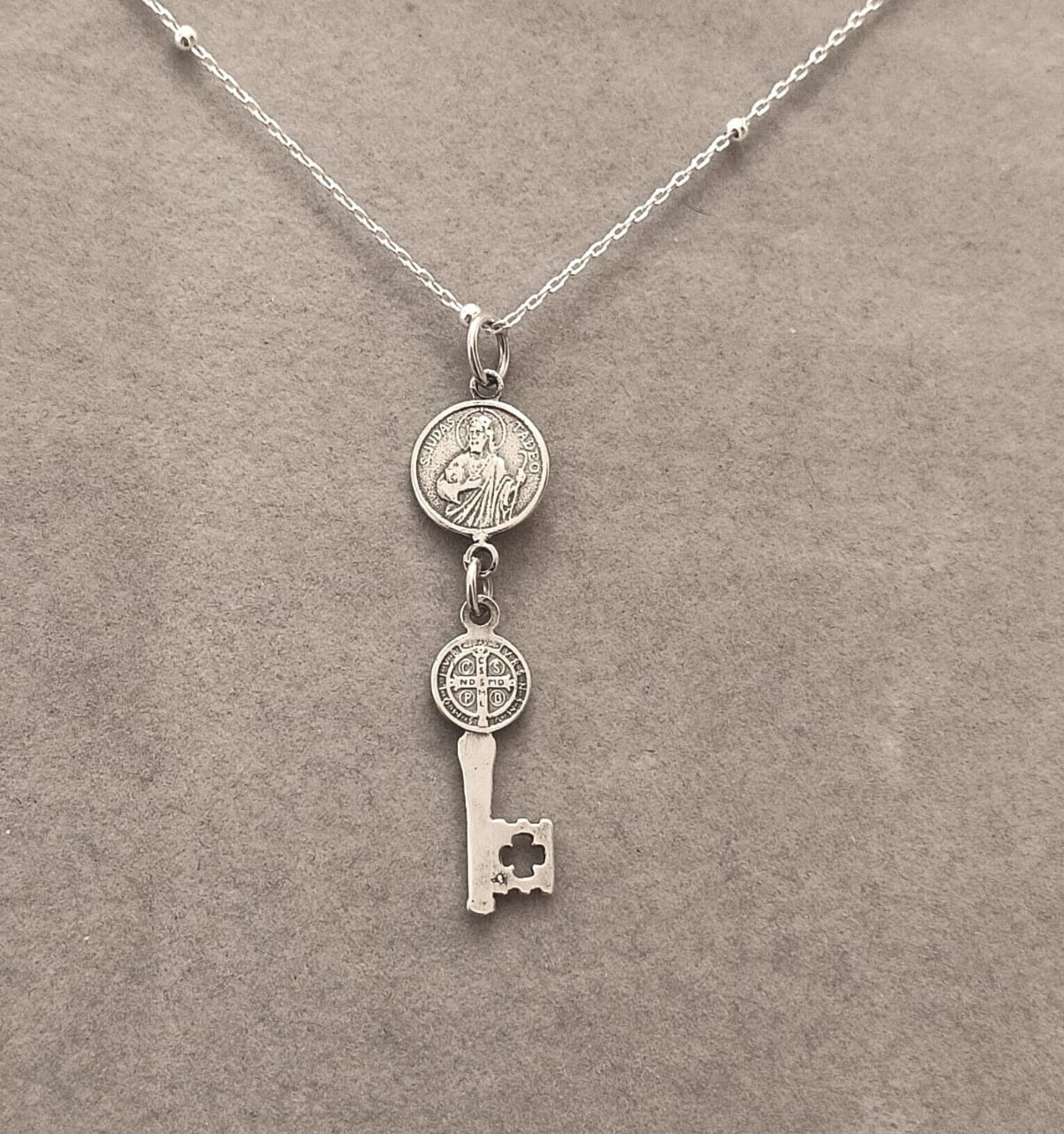 Collar doble protección llave abre caminos de San Benito y Judas Tadeo - 3