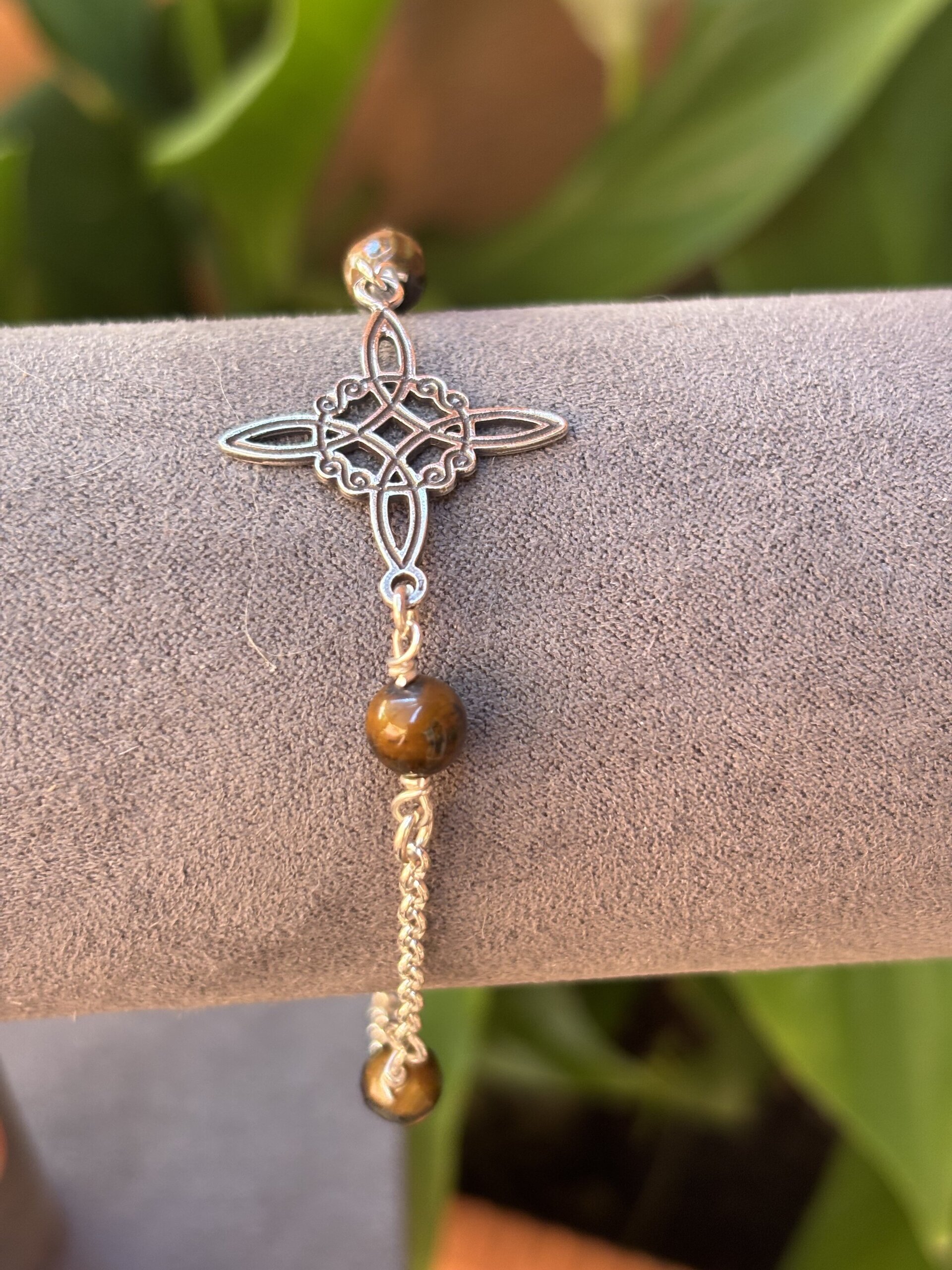 Pulsera amuleto nudo de bruja con piedra de ojo de tigre natural - 6