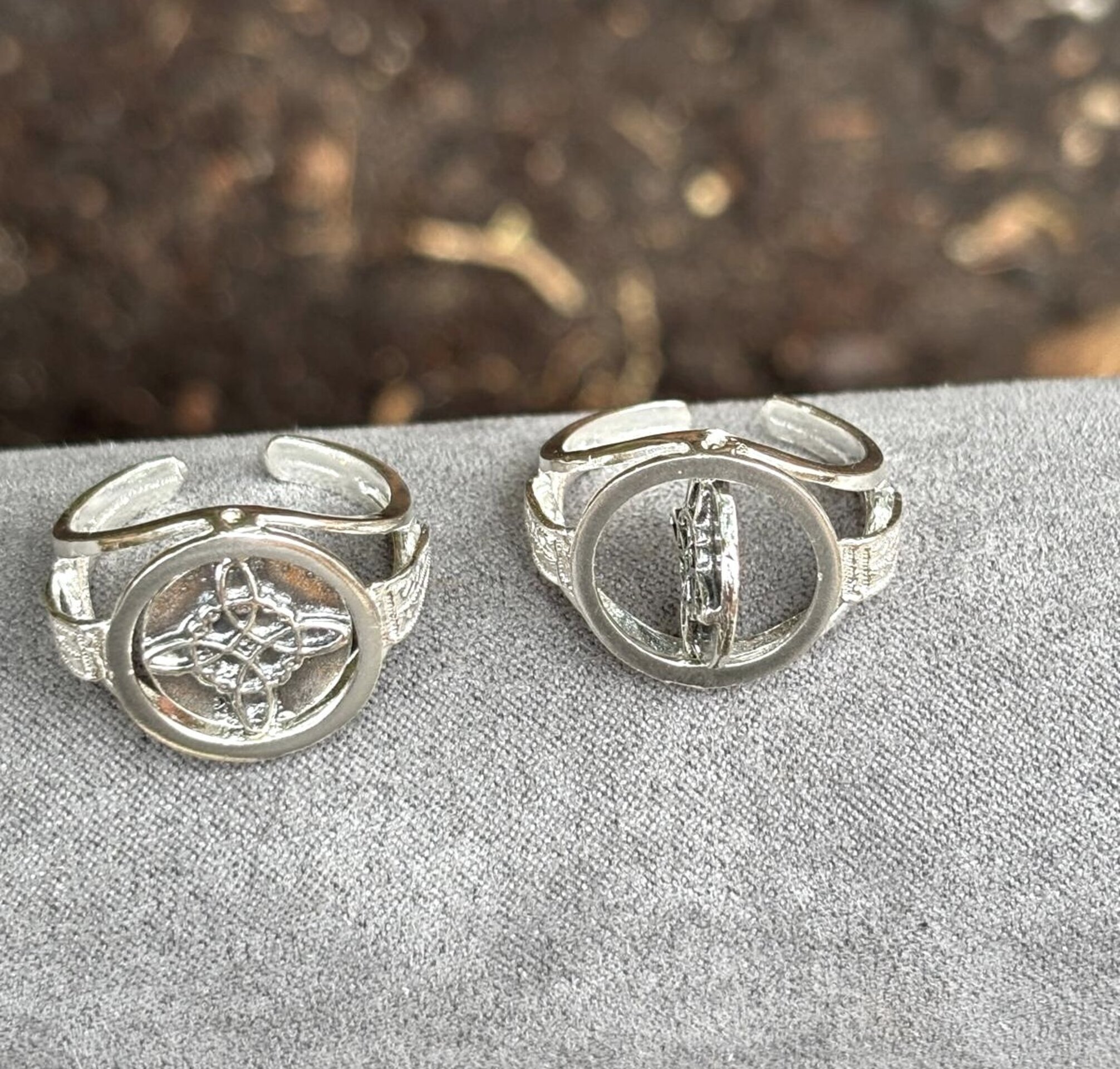 Anillo giratorio nudo de bruja y tetragrámaton - 3