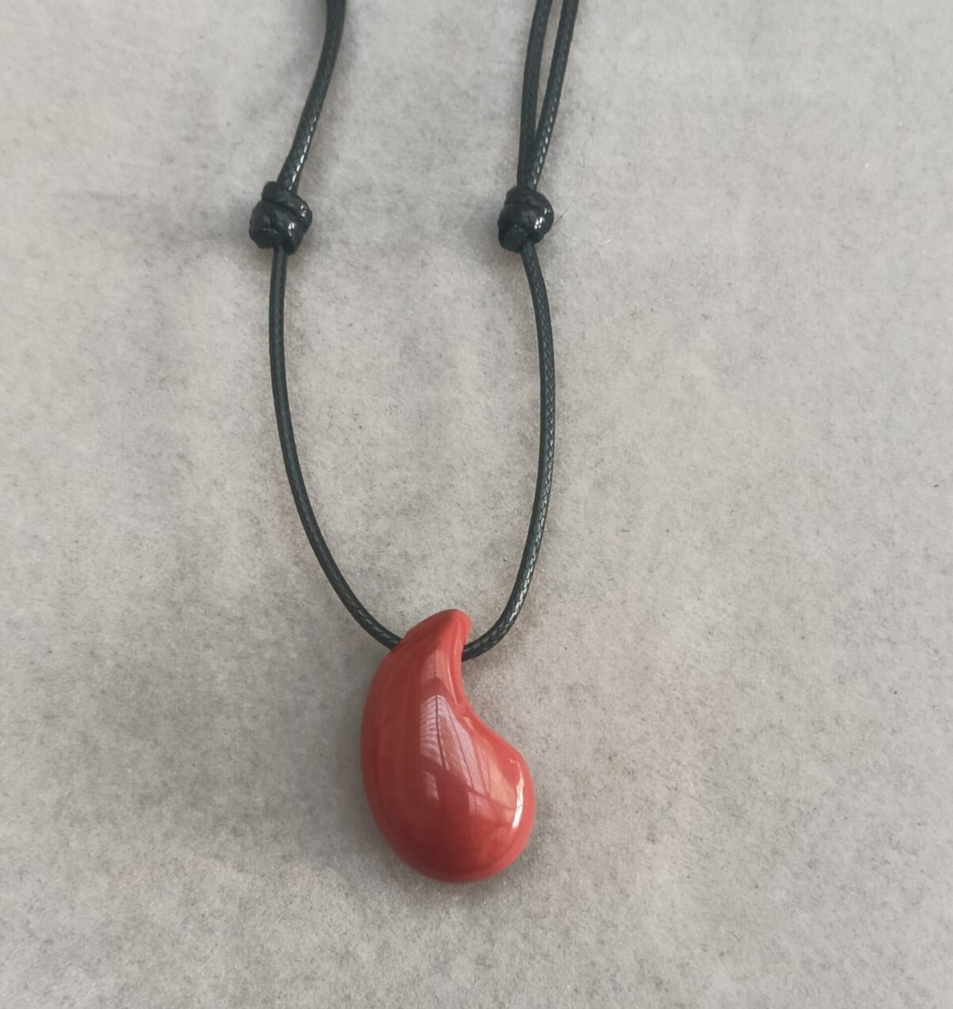Collar ajustable piedra natural en forma de gota  jaspe rojo - 3