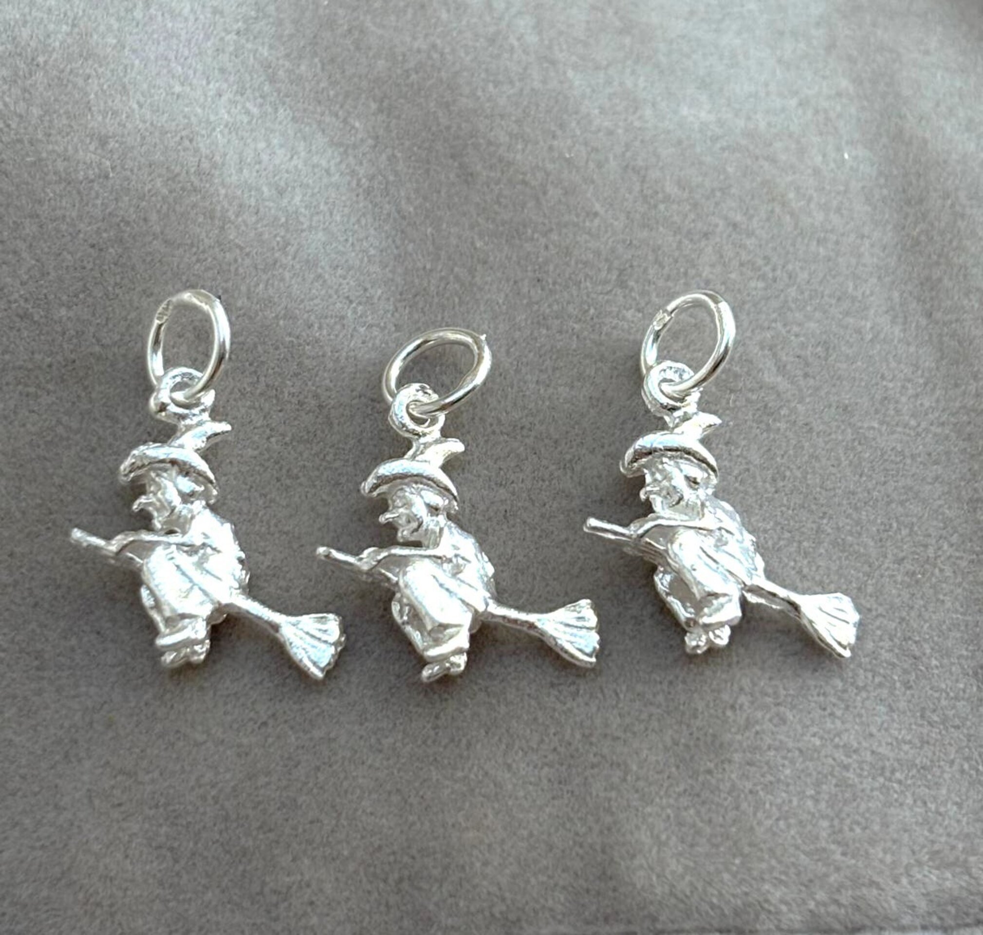 colgante brujita de la suerte - 2