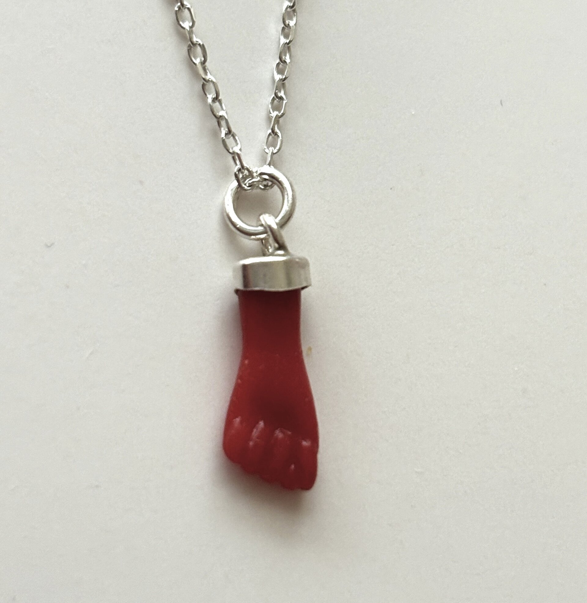 collar puño de higa rojo - 3