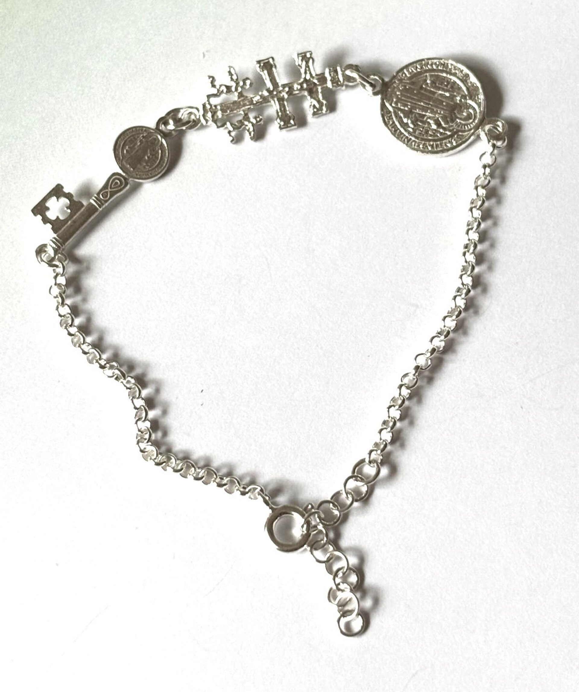 pulsera triple protección llave San Benito , cruz caravaca y San Benito - 3