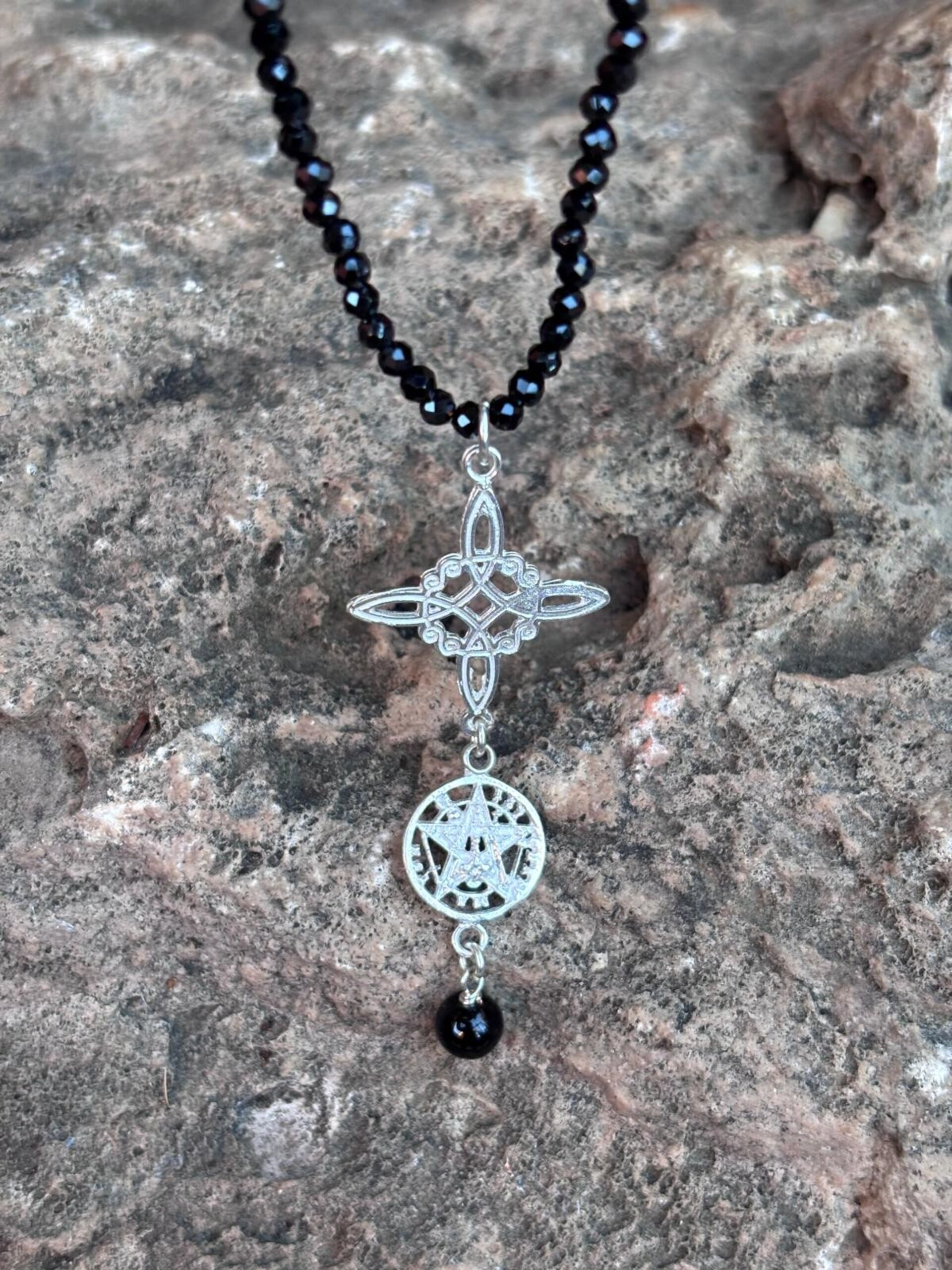 gargantilla facetada turmalina con amuleto - 4