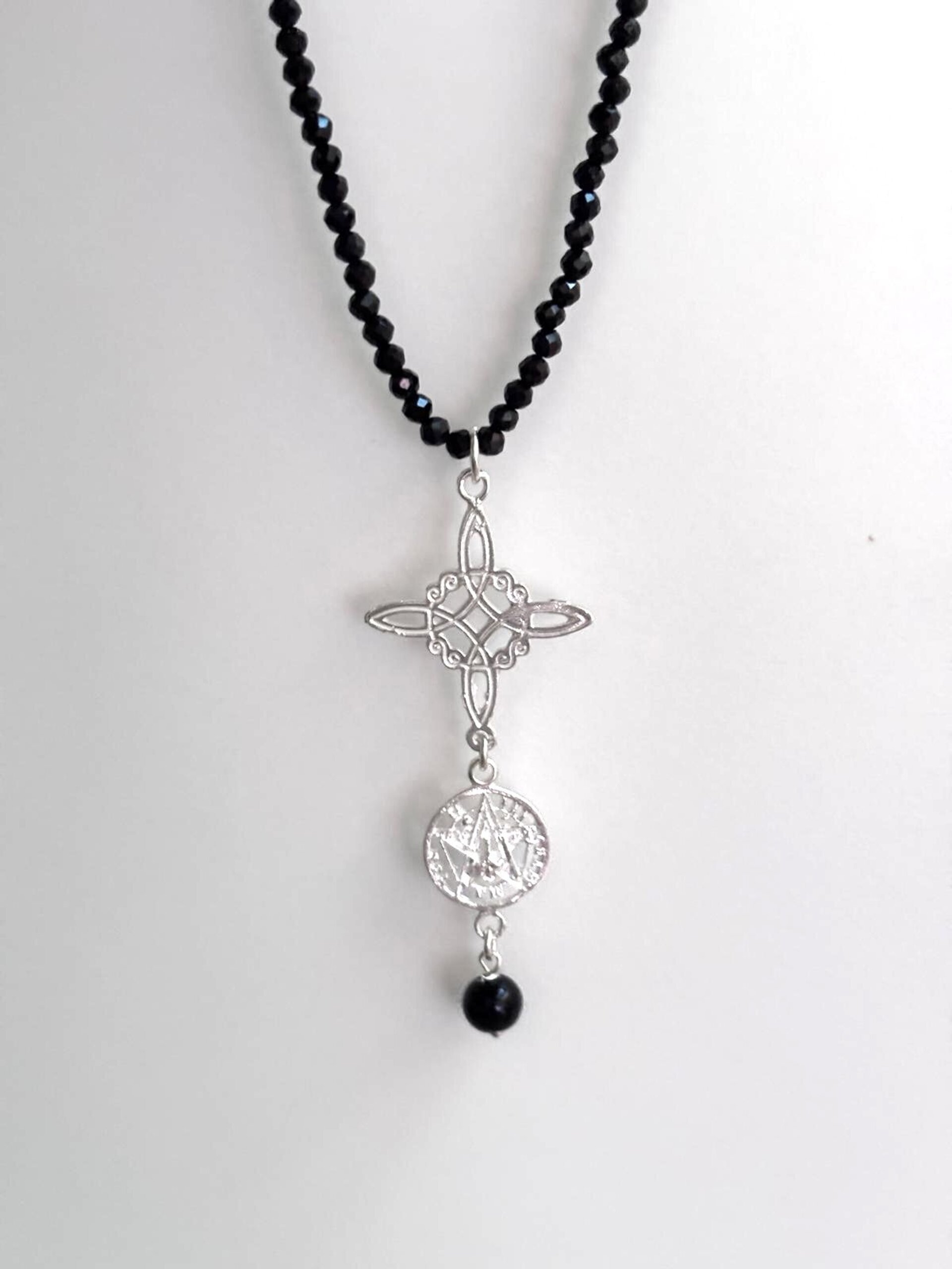 gargantilla facetada turmalina con amuleto - 5