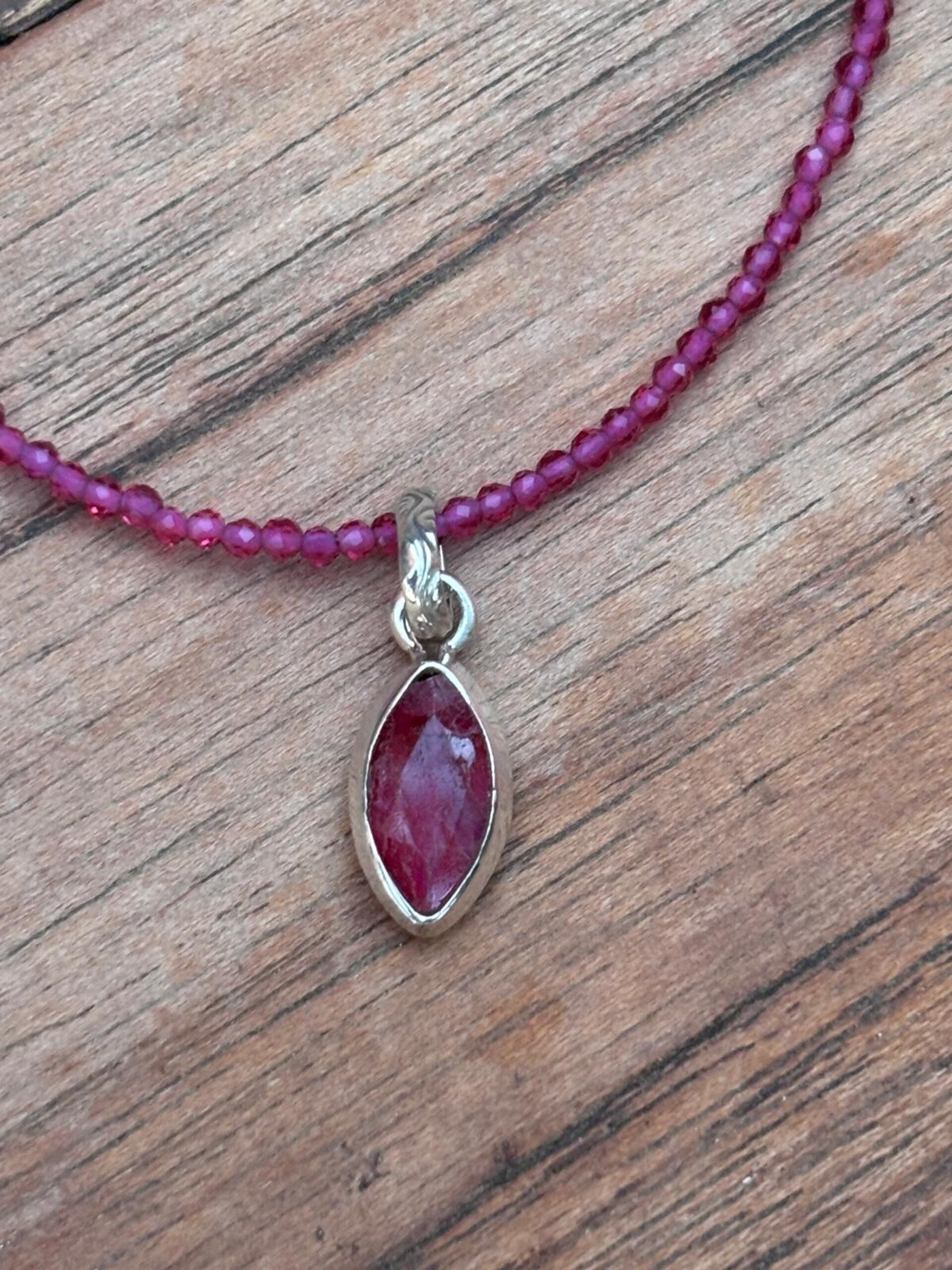 Gargantilla facetada rubí y colgante - 3