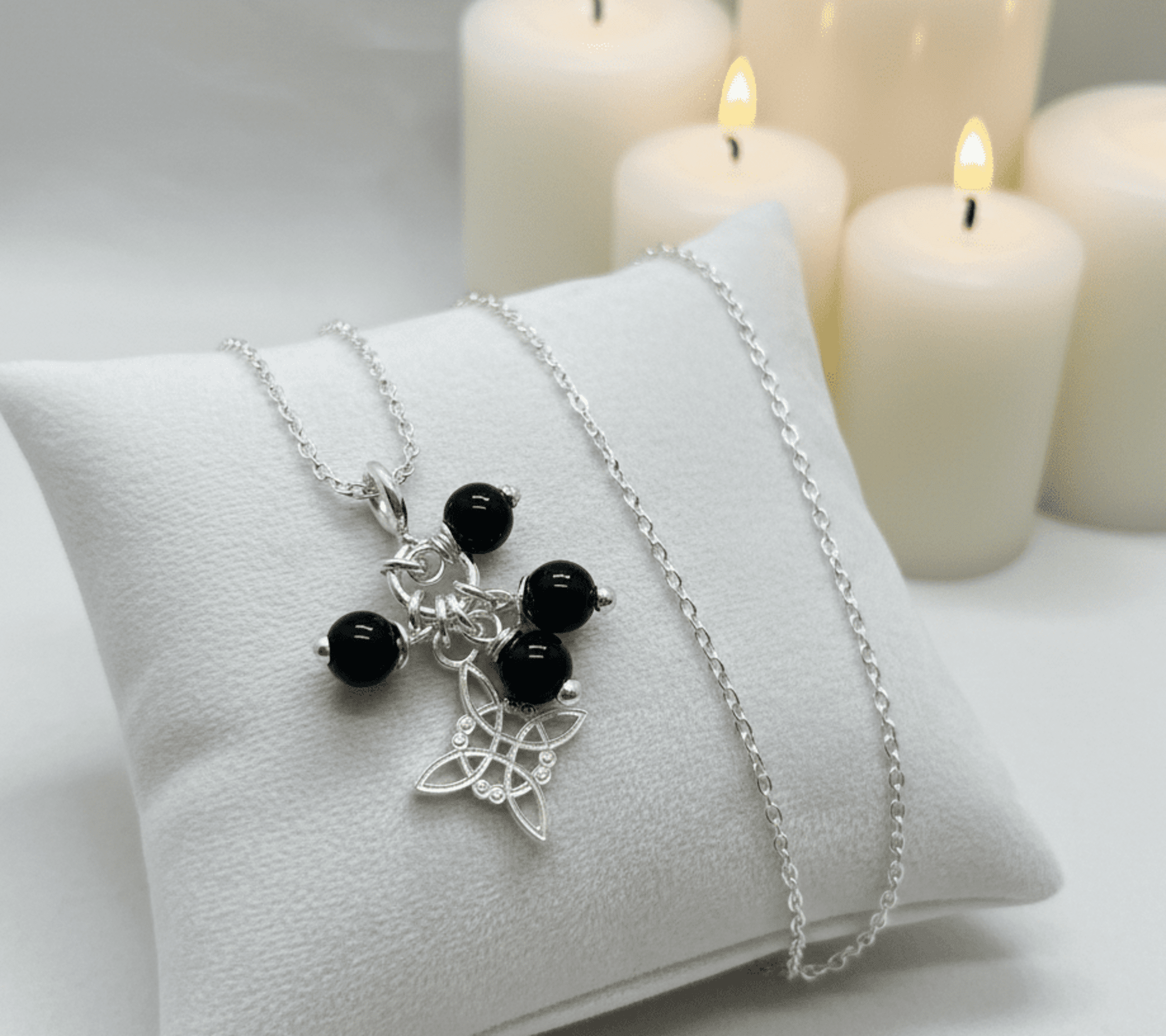 collar moña nudo de bruja con turmalina - 3