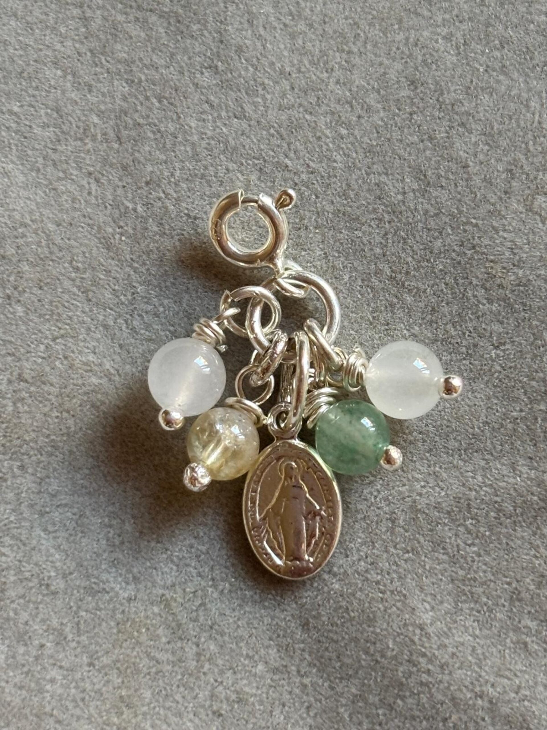 Moña virgen milagrosa con sus piedras por excelencia - 1