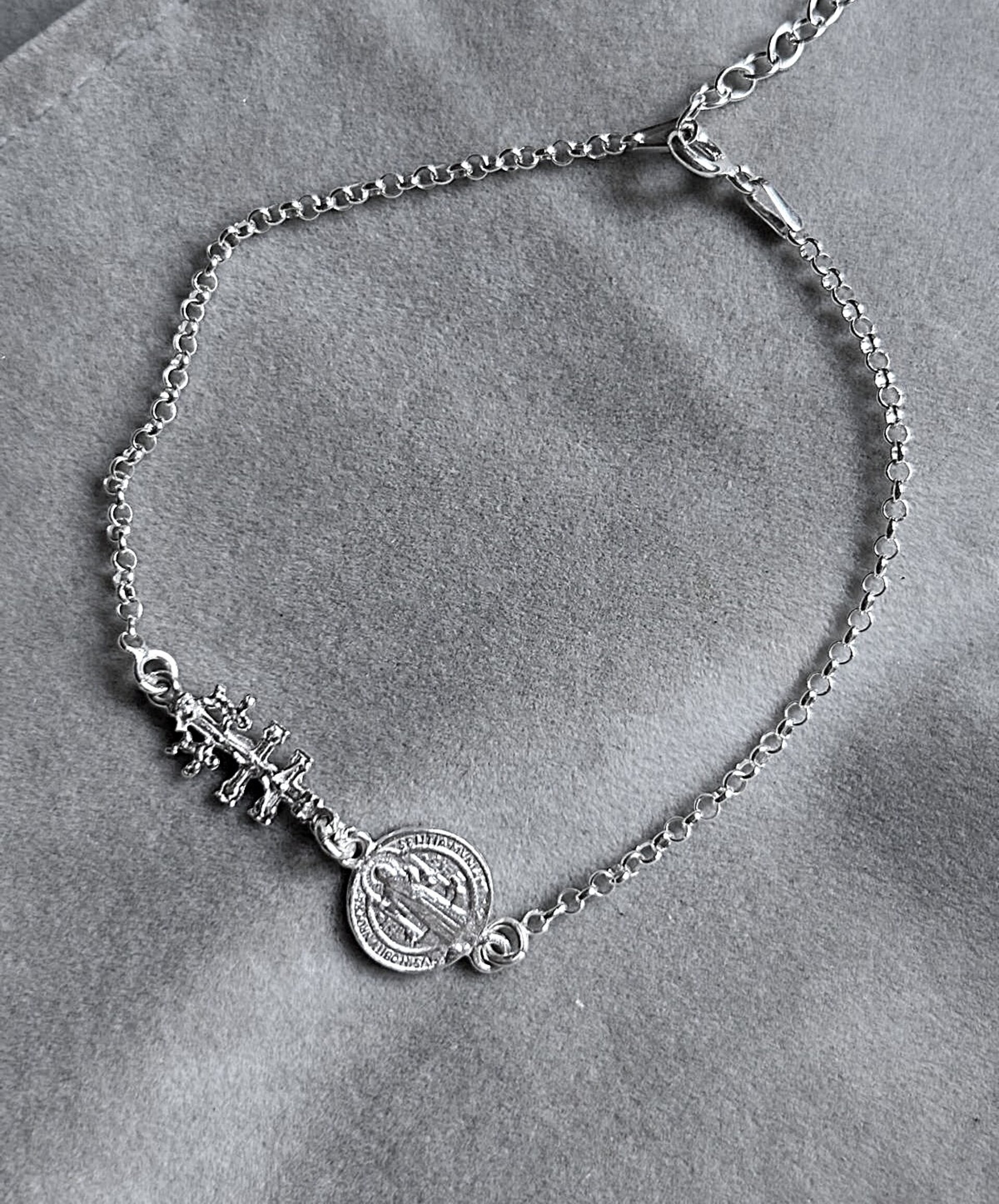 pulsera cruz de caravaca y San Benito - 5