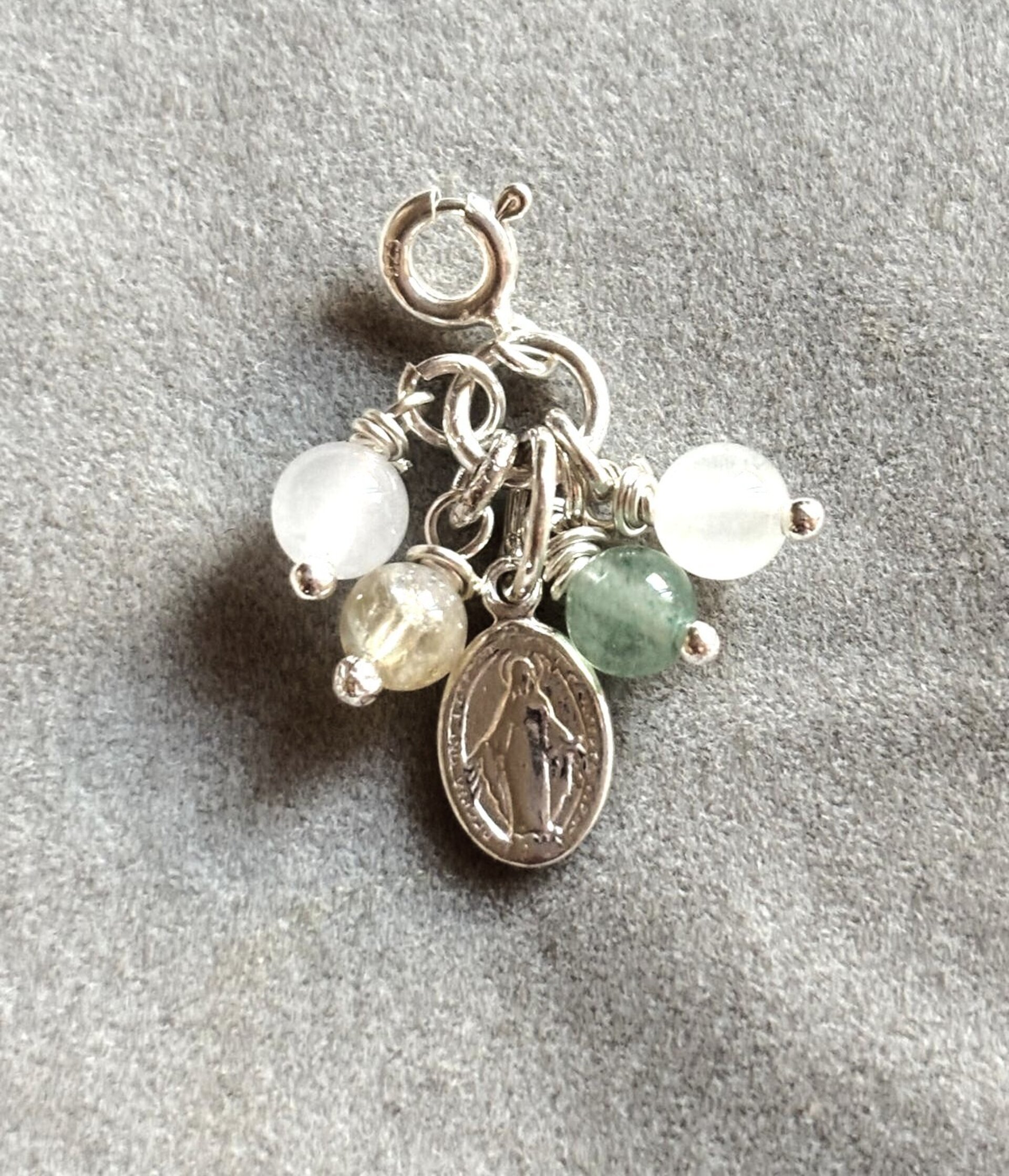 Moña virgen milagrosa con sus piedras por excelencia - 2