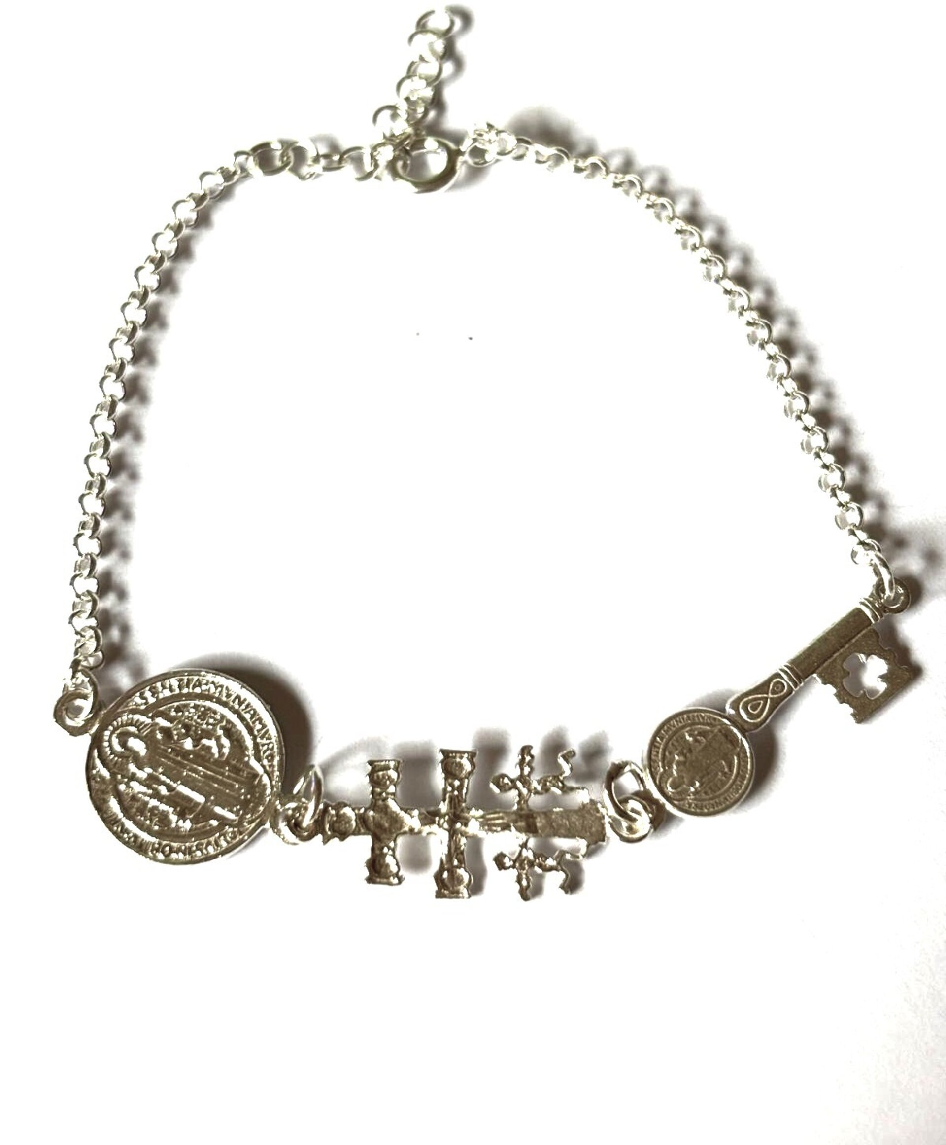 pulsera triple protección llave San Benito , cruz caravaca y San Benito - 1