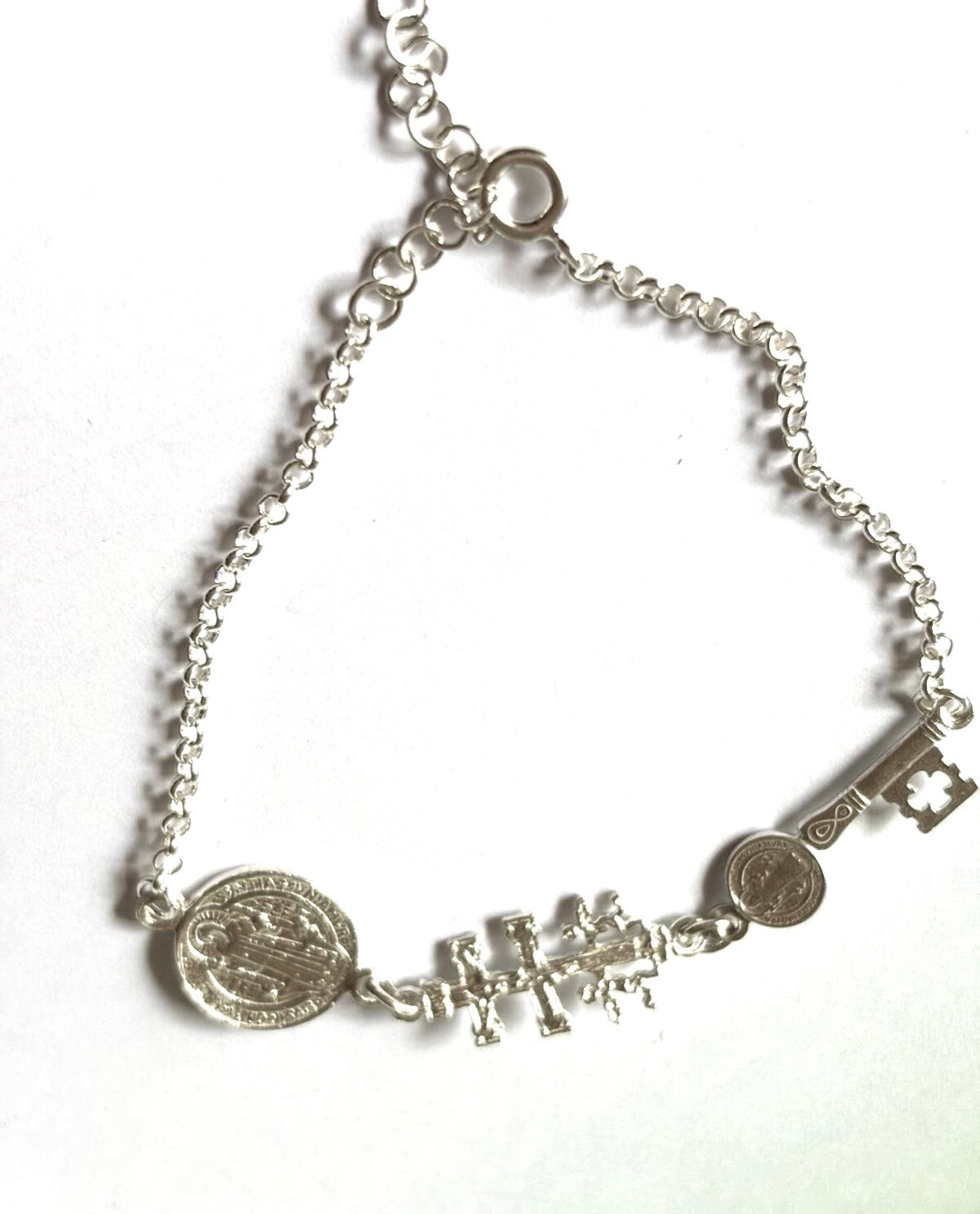 pulsera triple protección llave San Benito , cruz caravaca y San Benito - 2