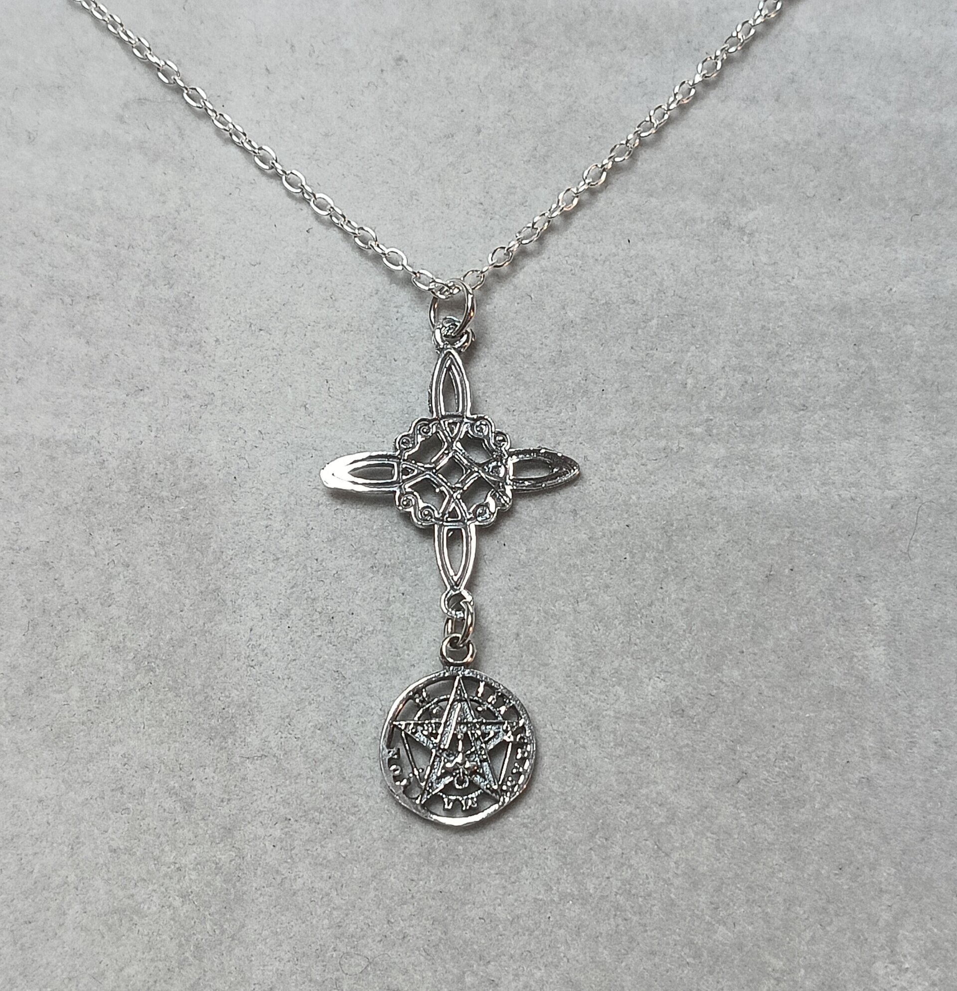 Collar doble protección nudo de bruja y Tetragramaton - 2