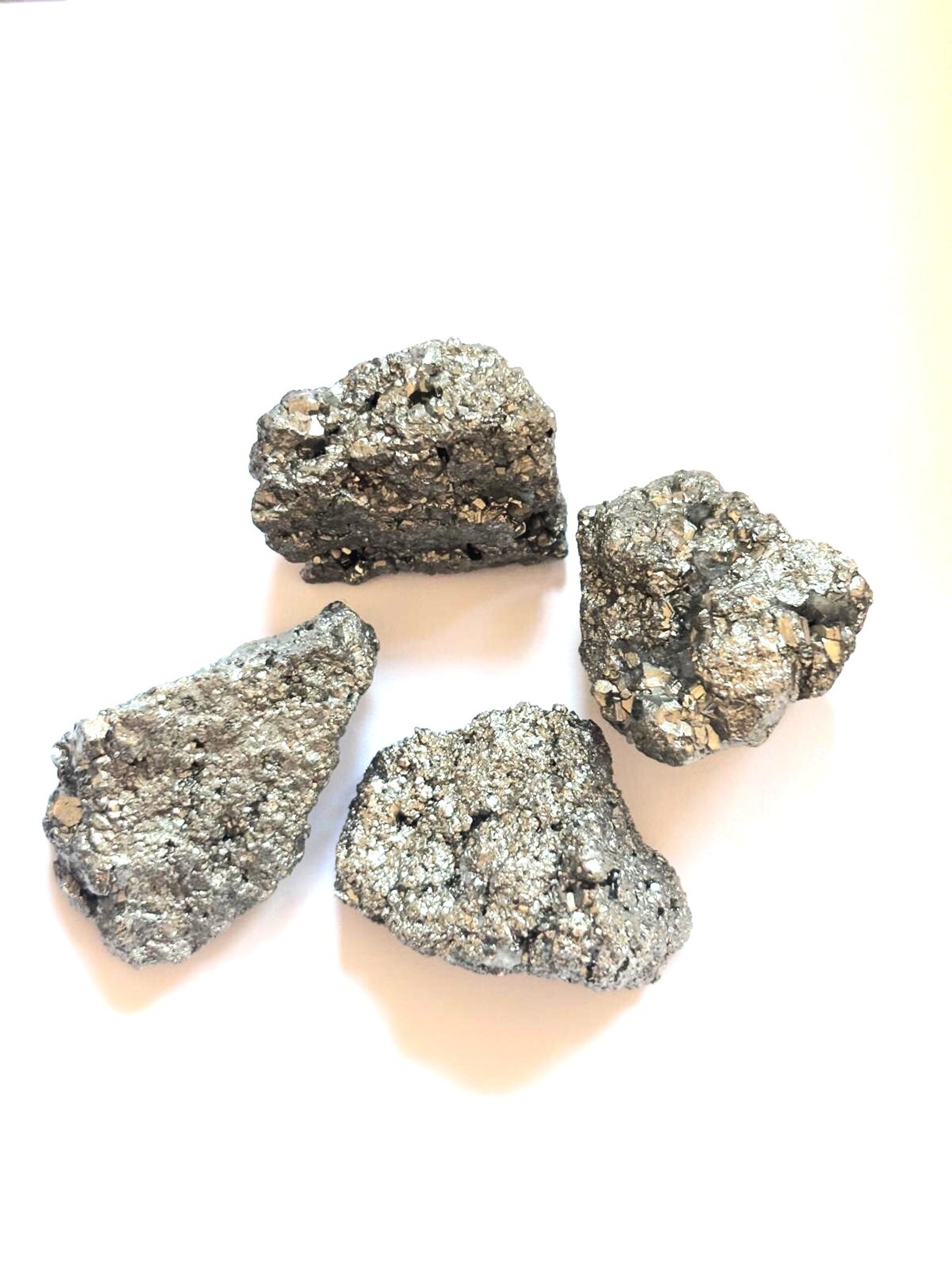 piedra "pirita" natural de 30a 35gr aprox - 2