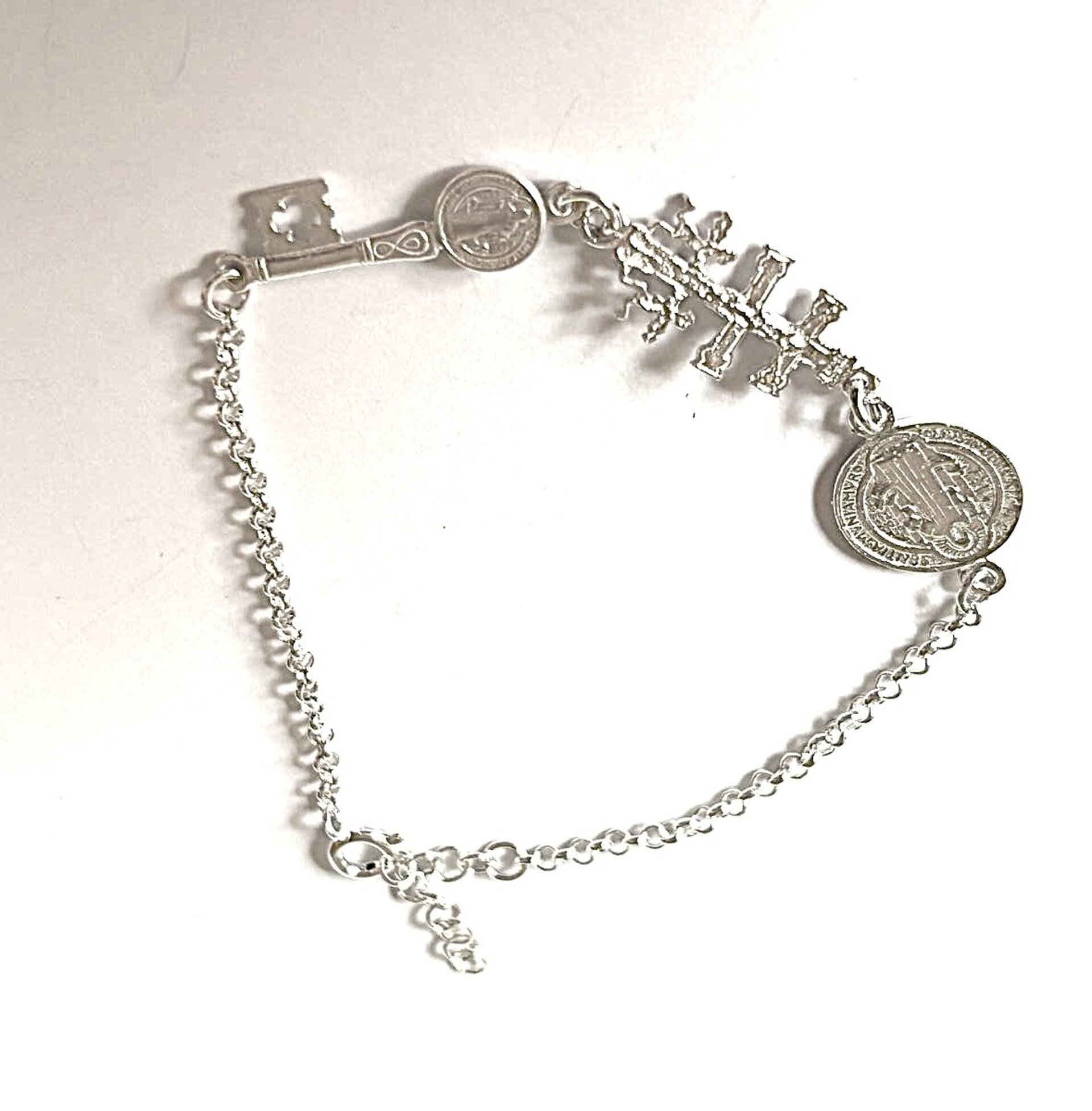 pulsera triple protección llave San Benito , cruz caravaca y San Benito - 5
