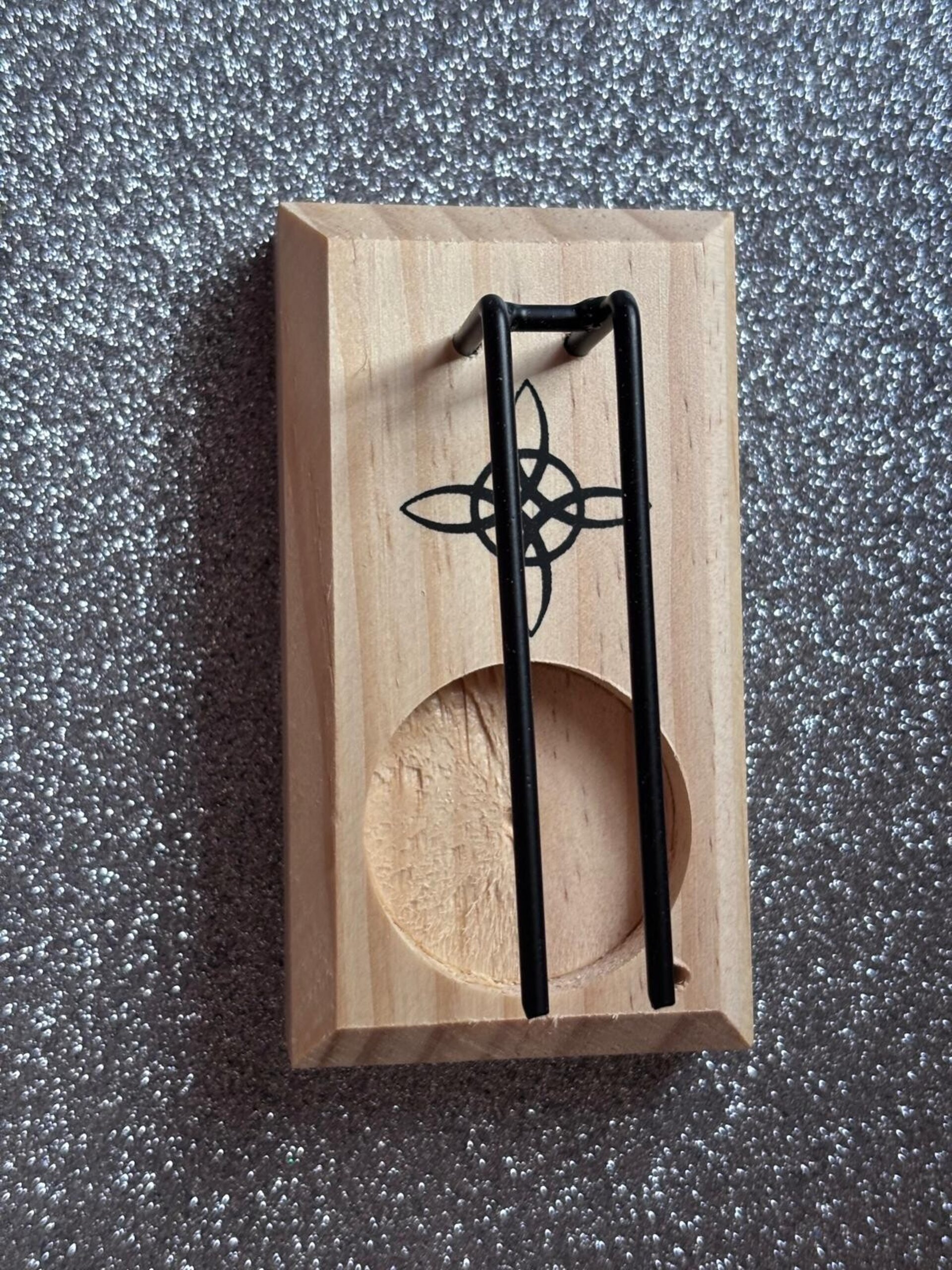 porta incienso madera nudo de bruja - 2