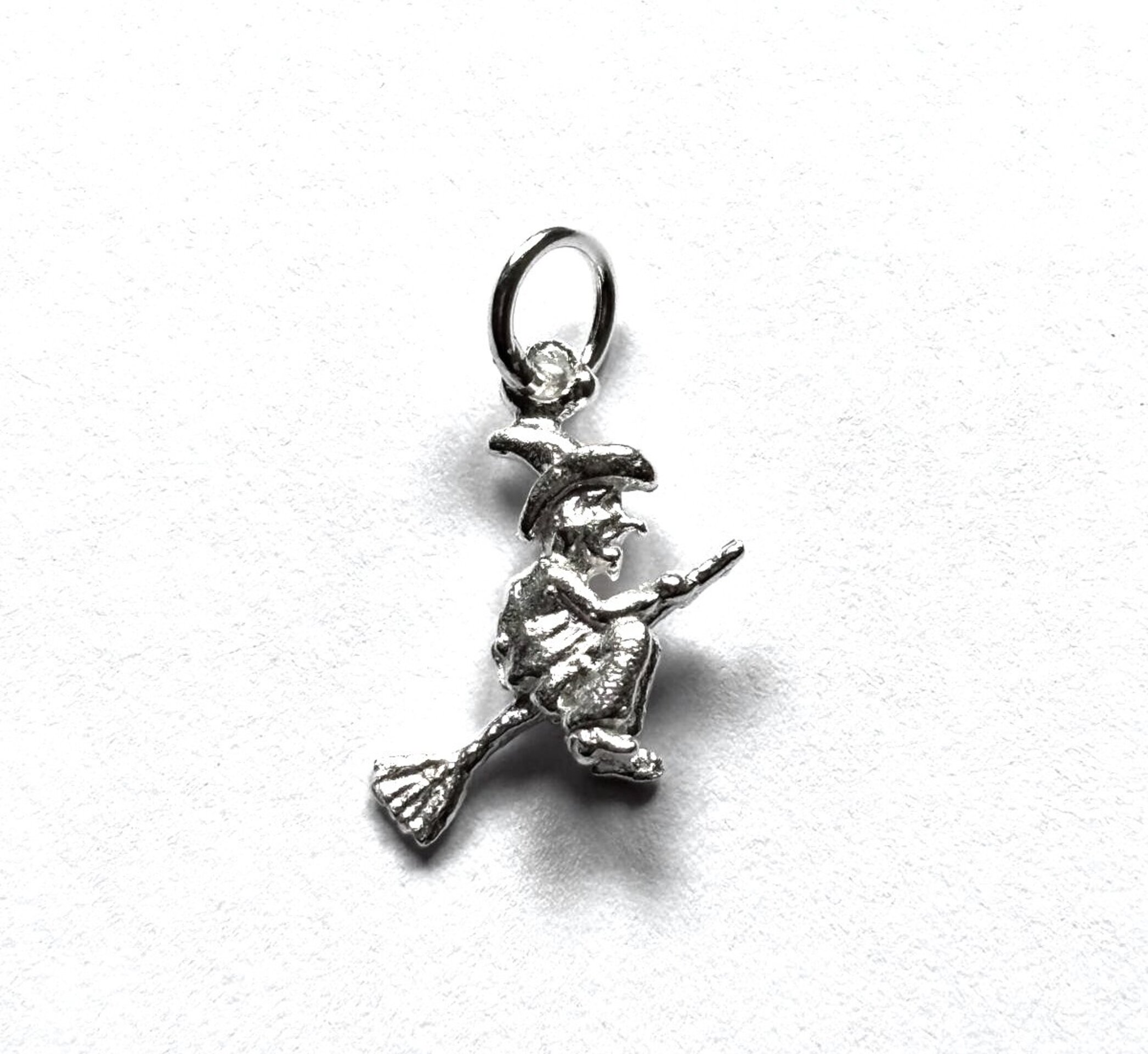 colgante brujita de la suerte - 5