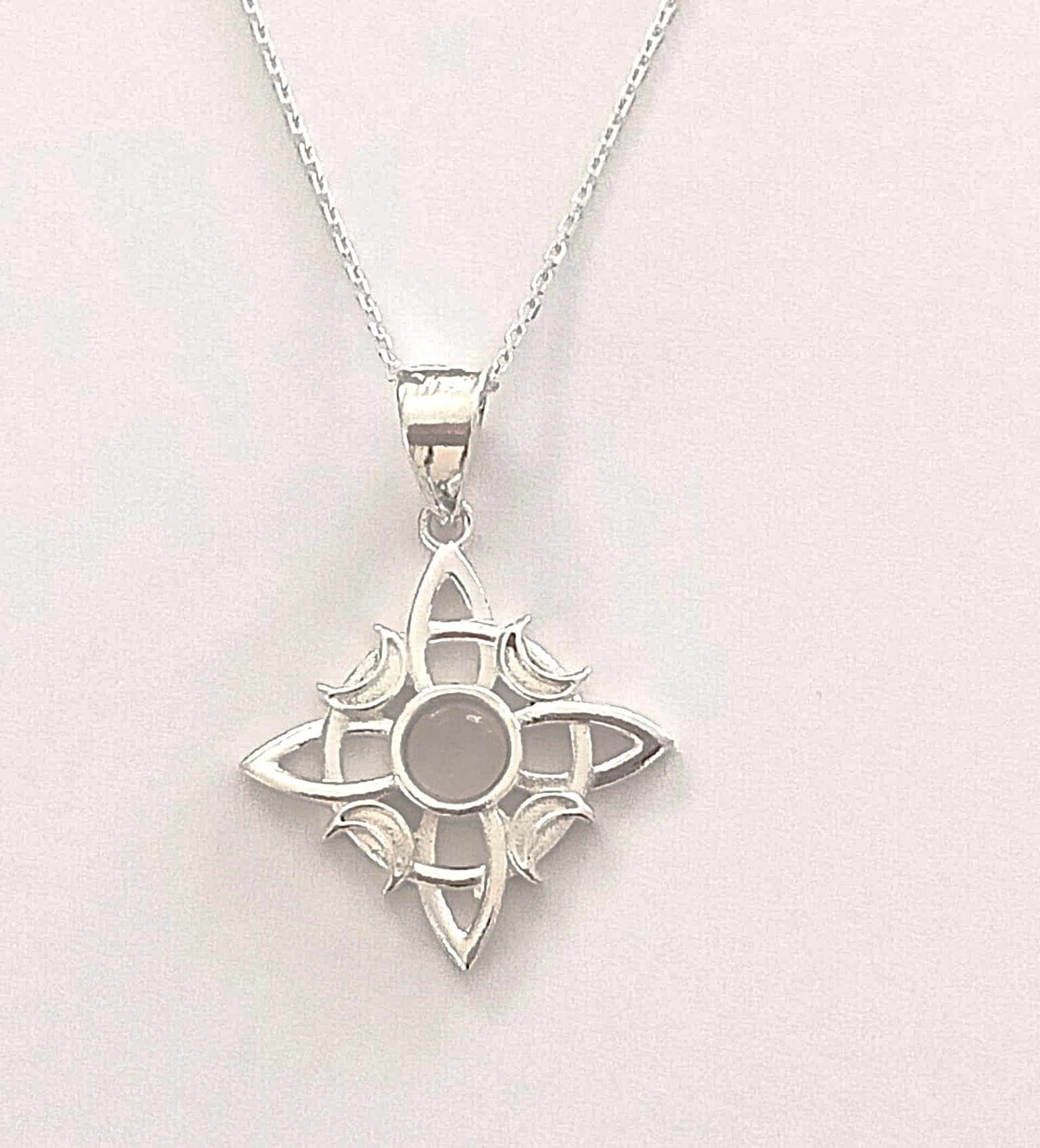 Collar nudo de bruja 4 lunas y cuarzo rosa - 6