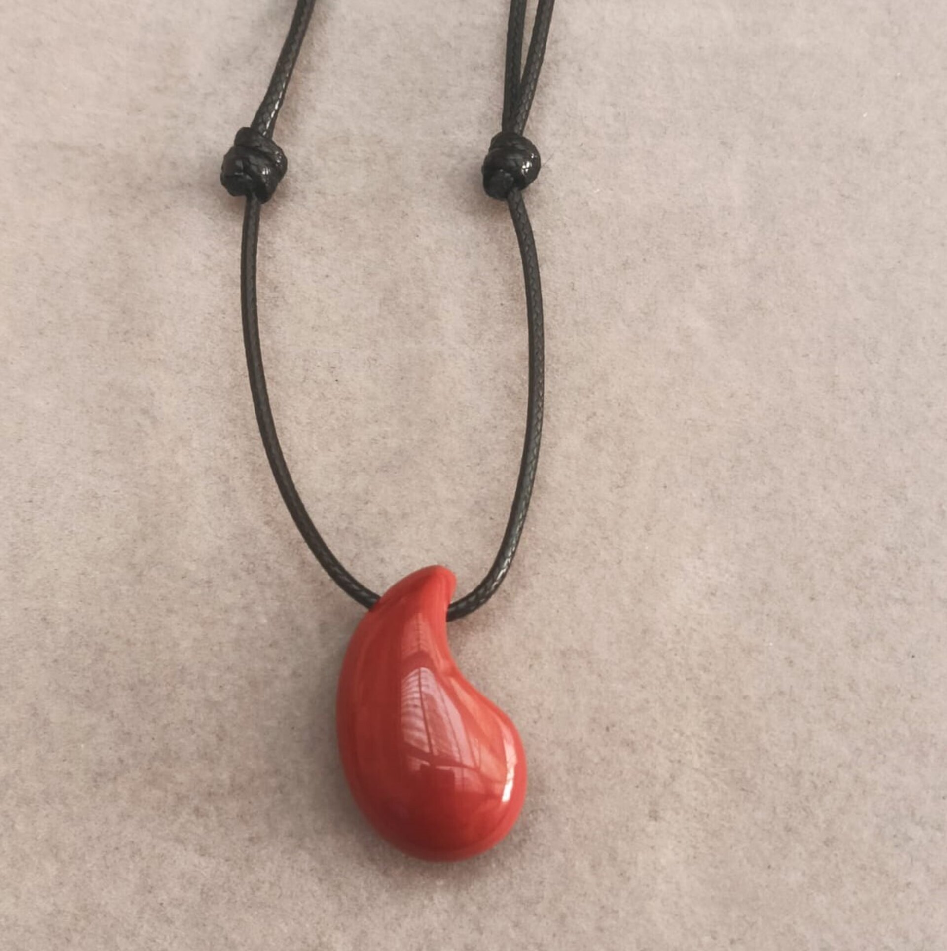 Collar ajustable piedra natural en forma de gota  jaspe rojo - 2