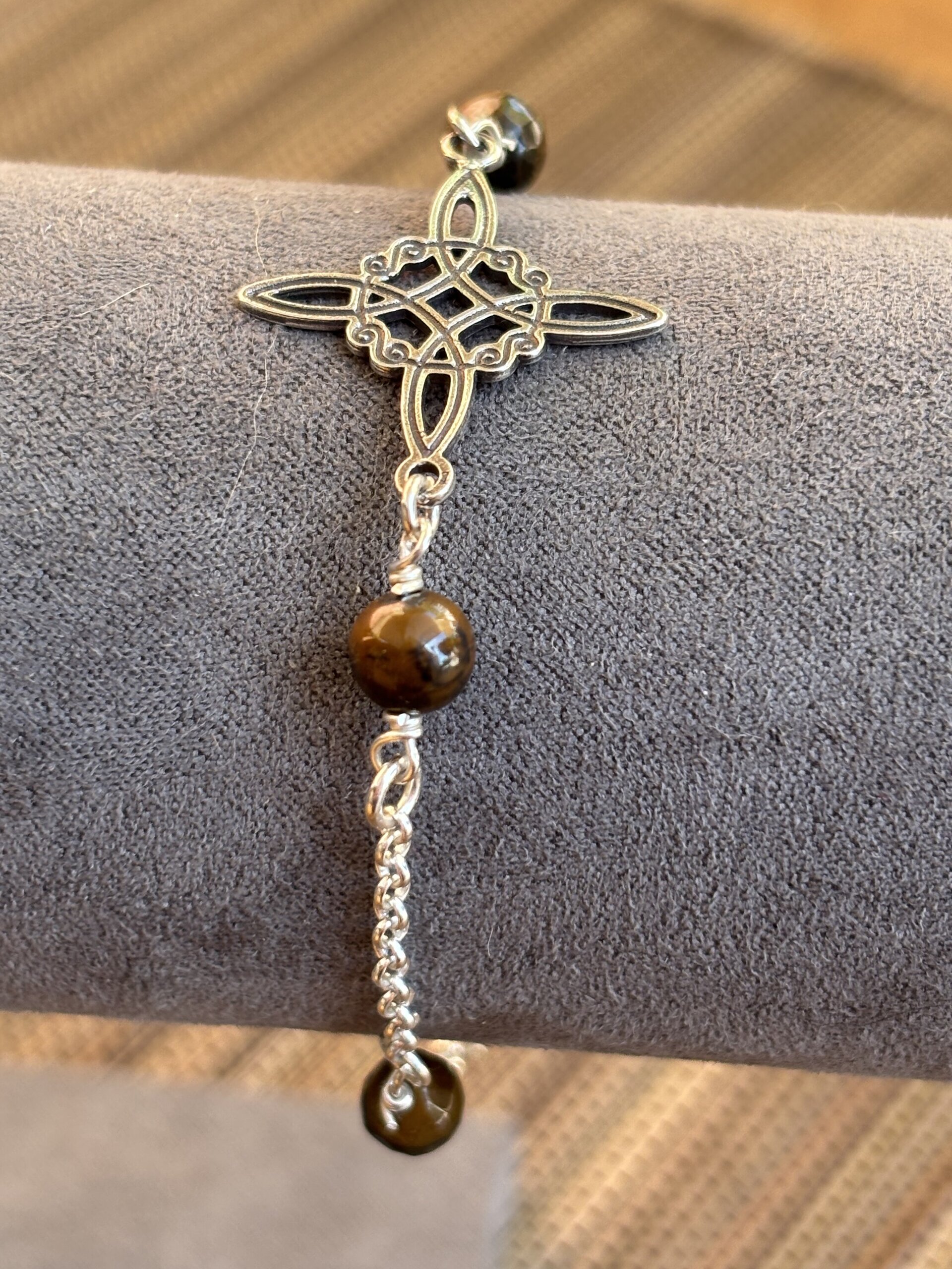 Pulsera amuleto nudo de bruja con piedra de ojo de tigre natural - 3