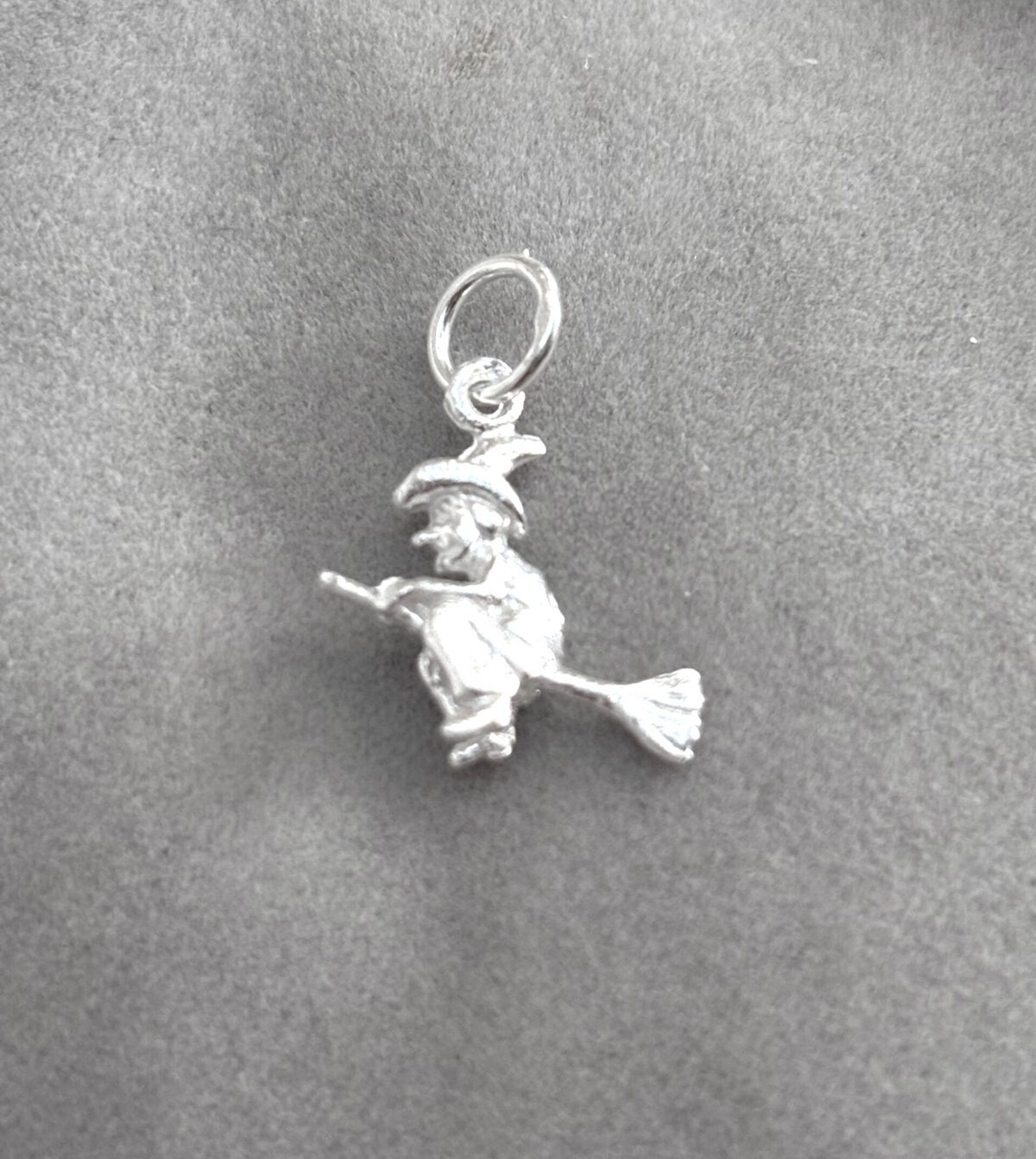 colgante brujita de la suerte - 6