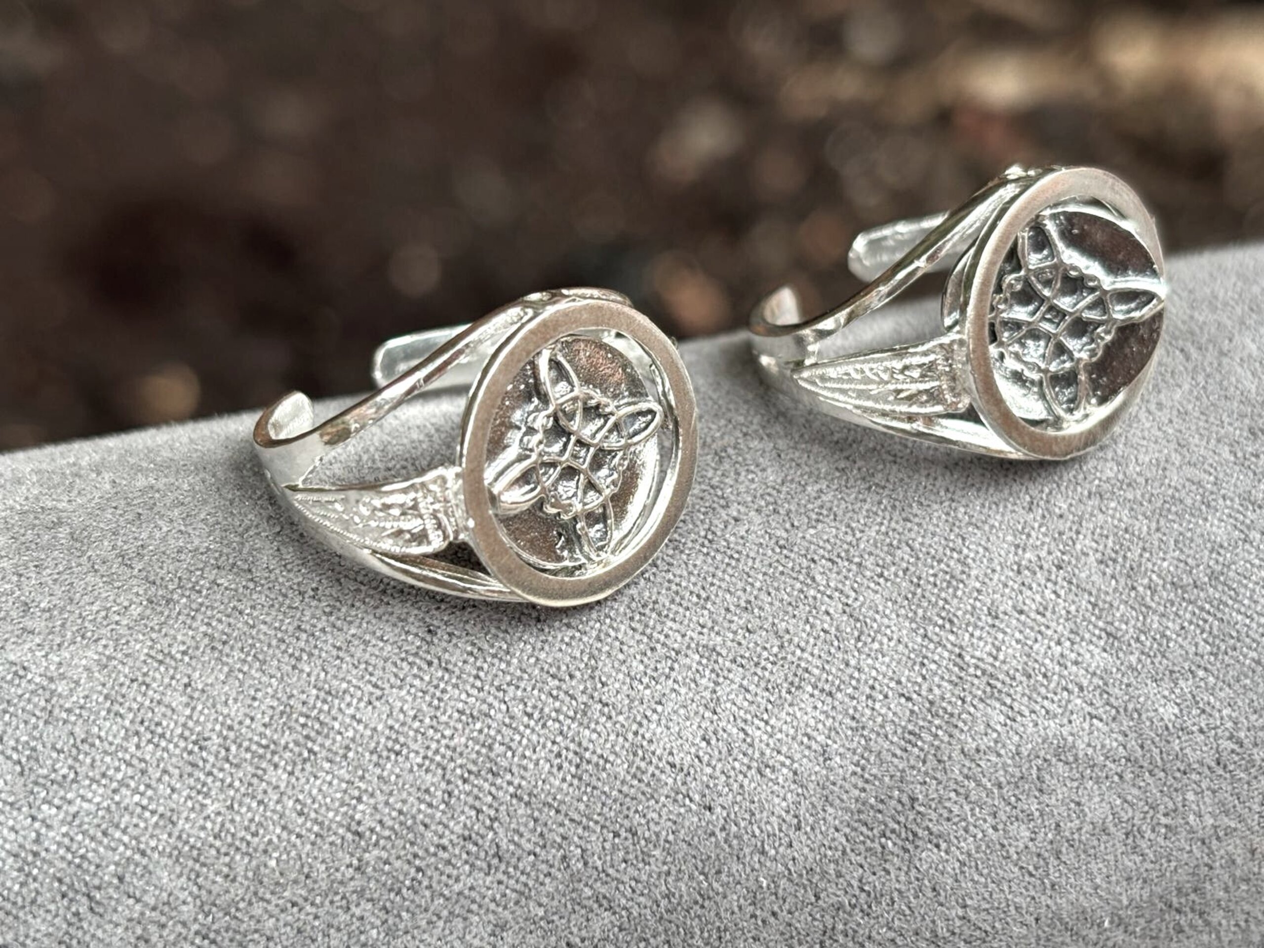 Anillo giratorio nudo de bruja y tetragrámaton - 2