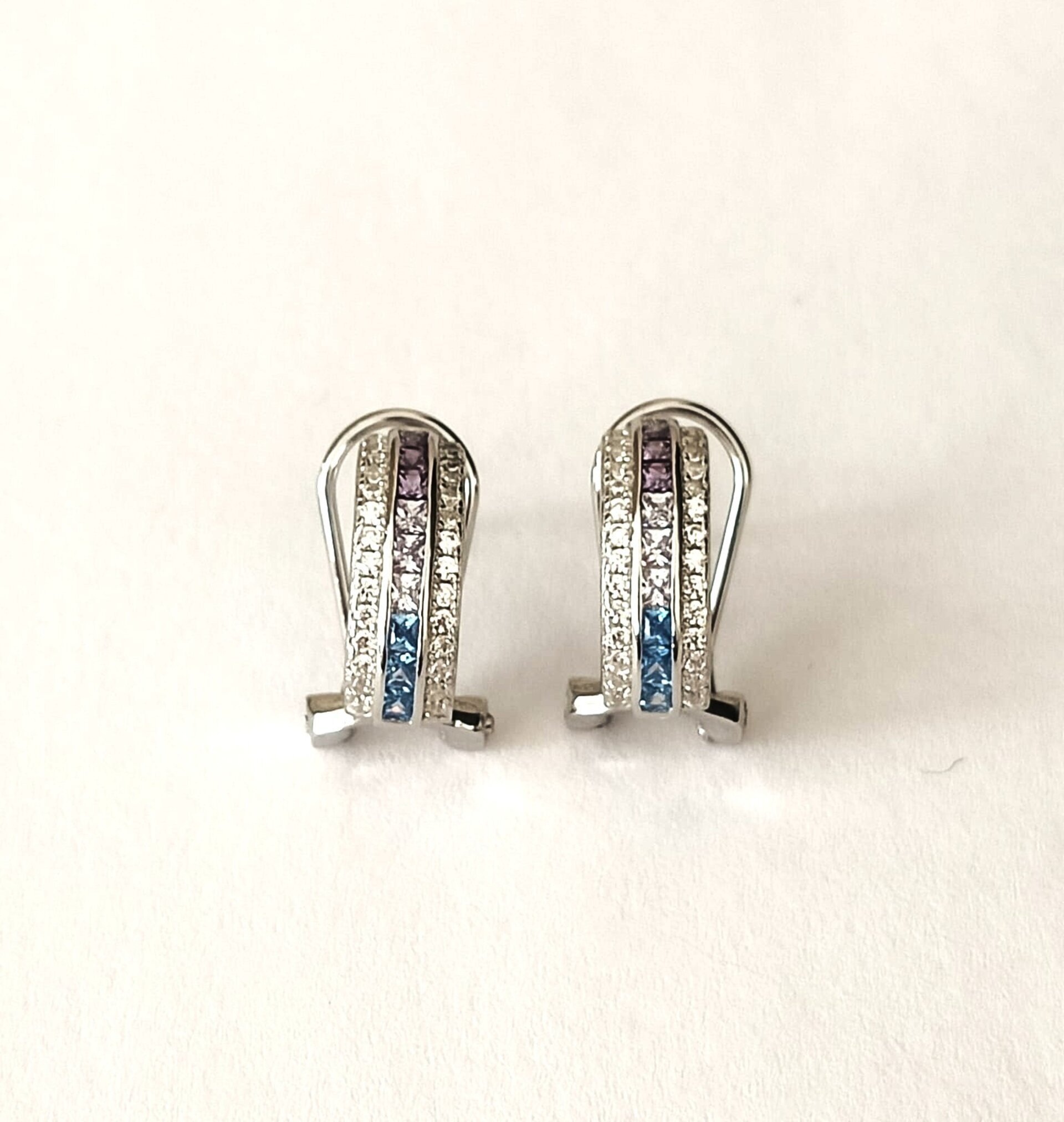 Pendientes circonita blanca y azul omega - 2