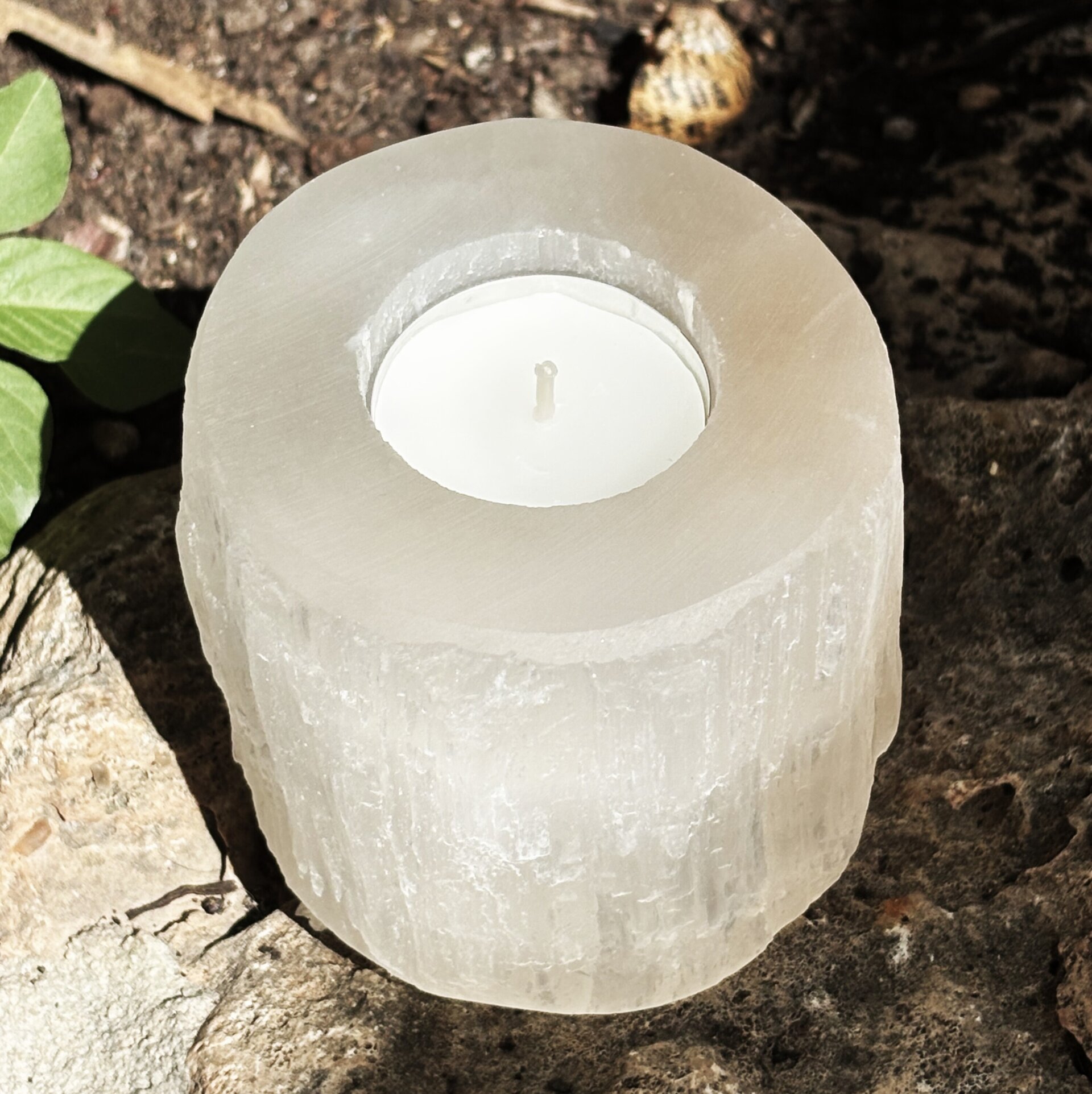 cargador energético en forma de vela de selenita 8cm aprox - 3