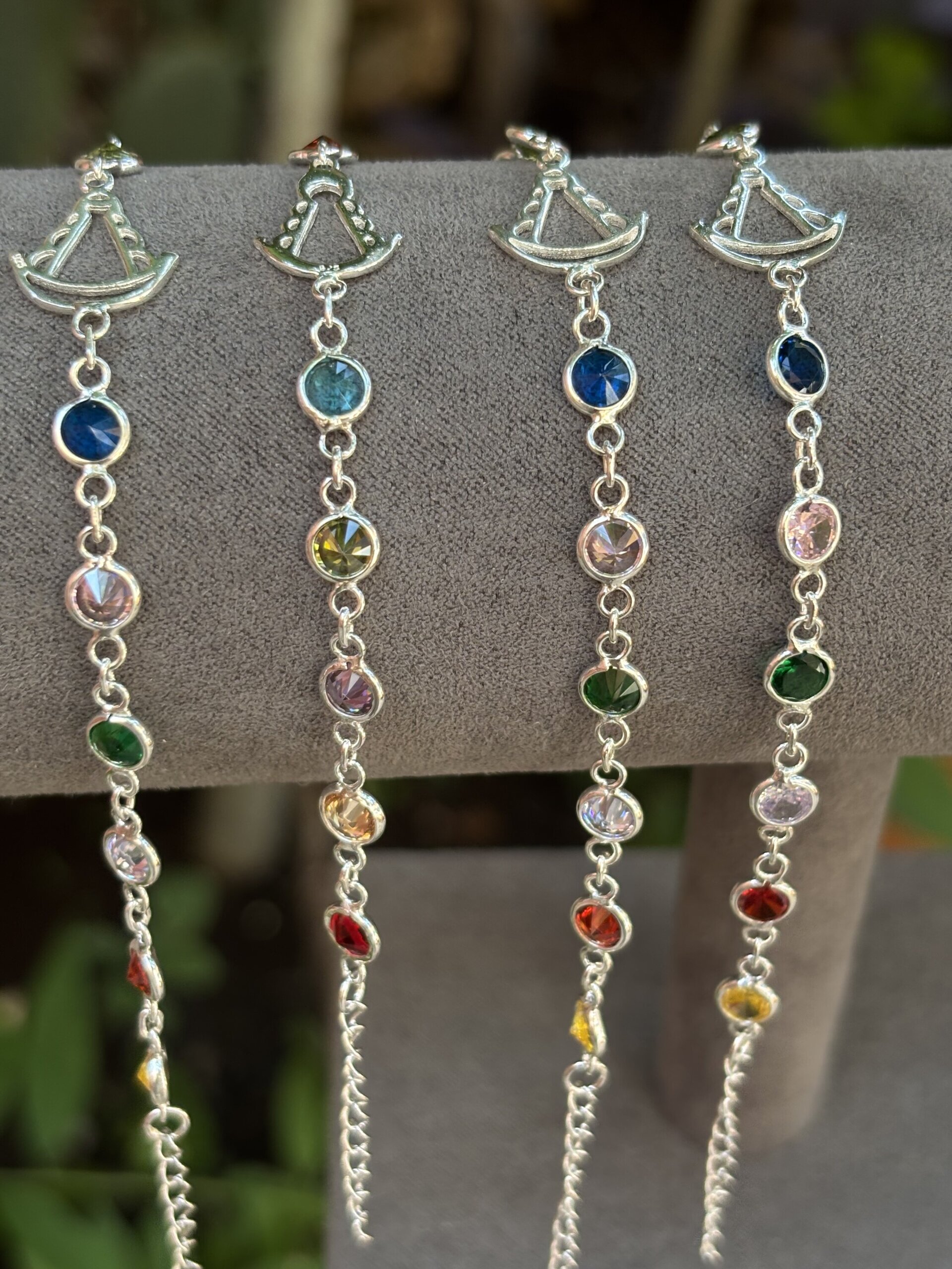 Pulsera virgen del Rocío con cristales - 2