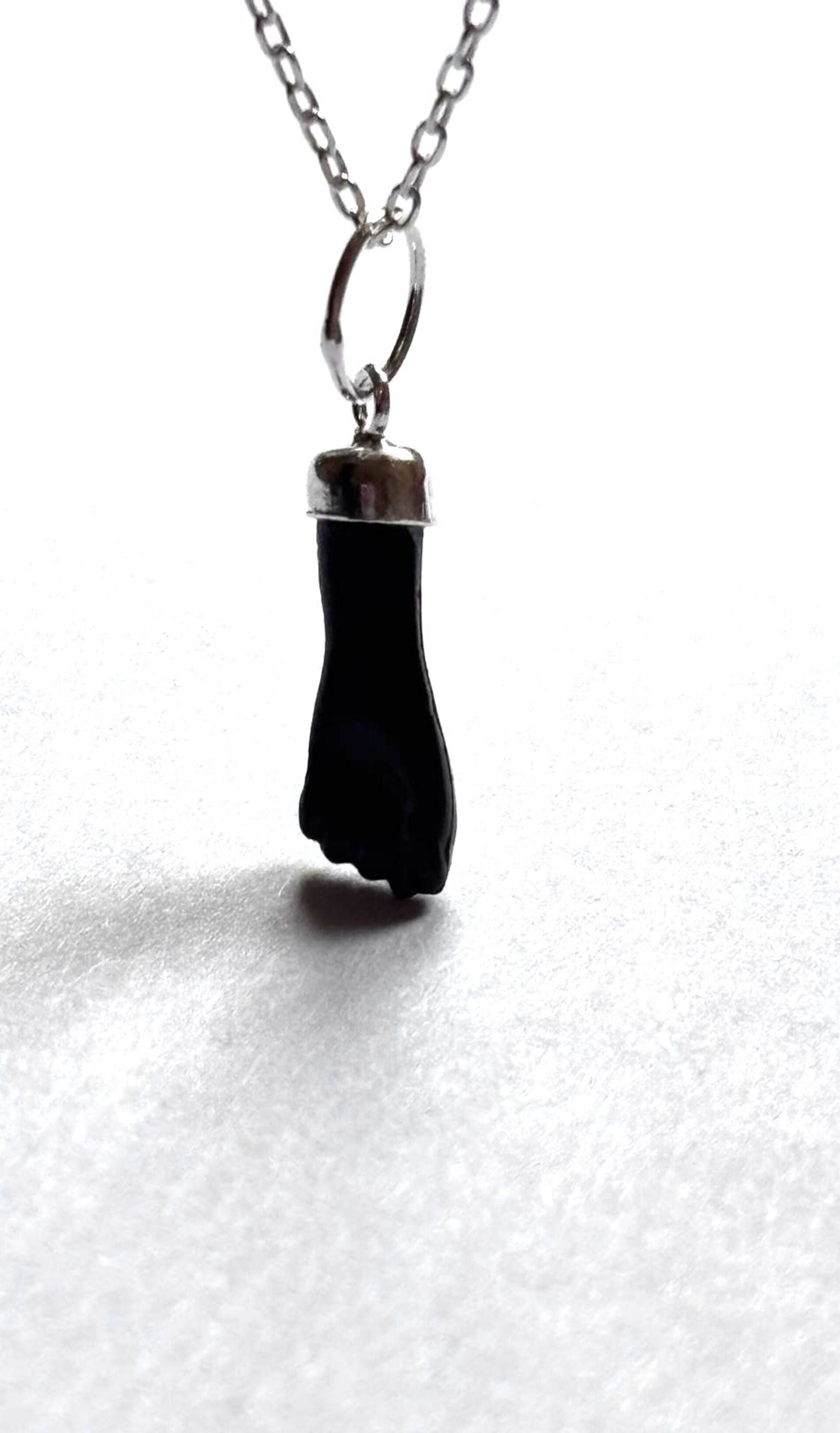 collar puño de higa negro - 2