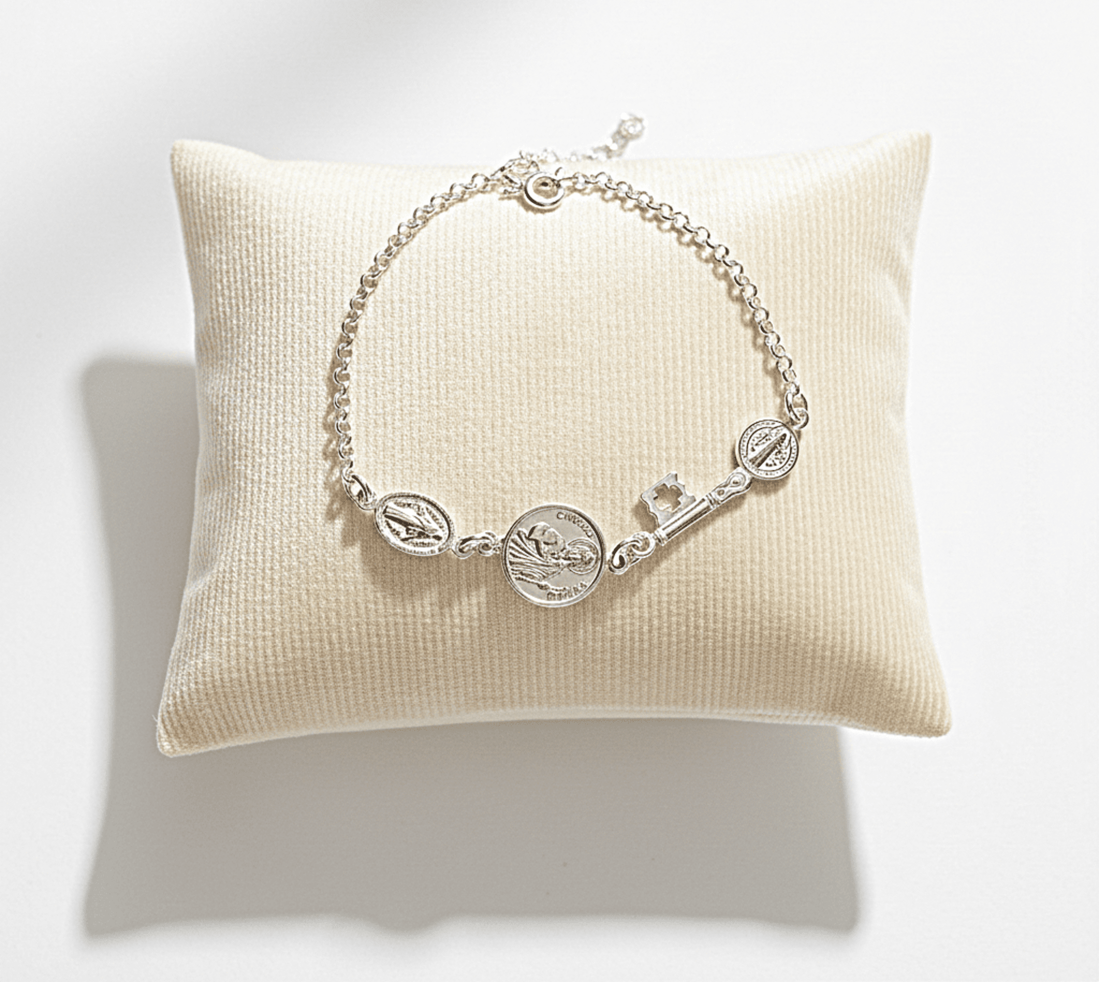 pulsera triple protección llave San Benito, San judas Tadeo y virgen milagrosa - 3