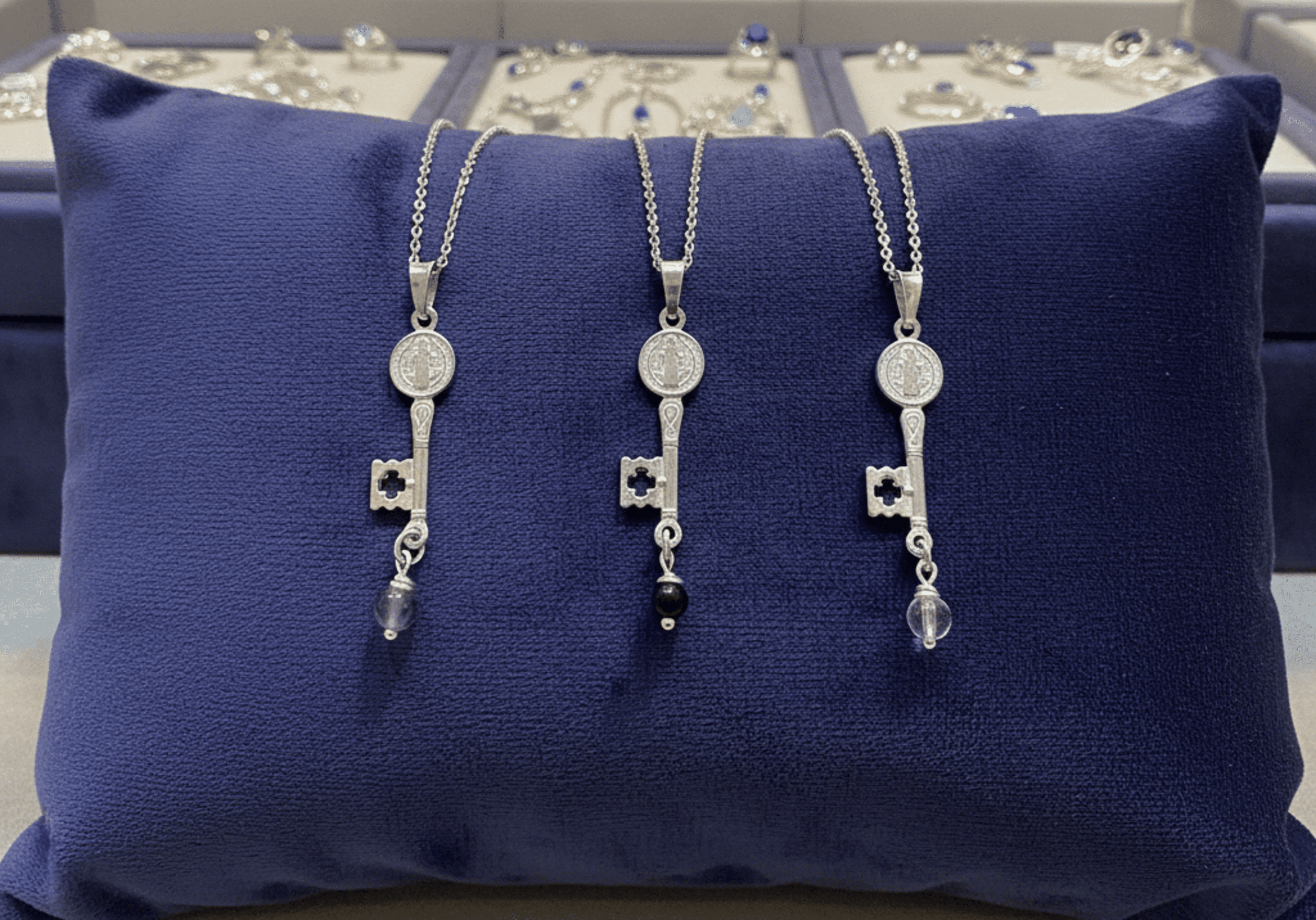 collar llave san Benito con shungita, amatista y cuarzo maestro - 3