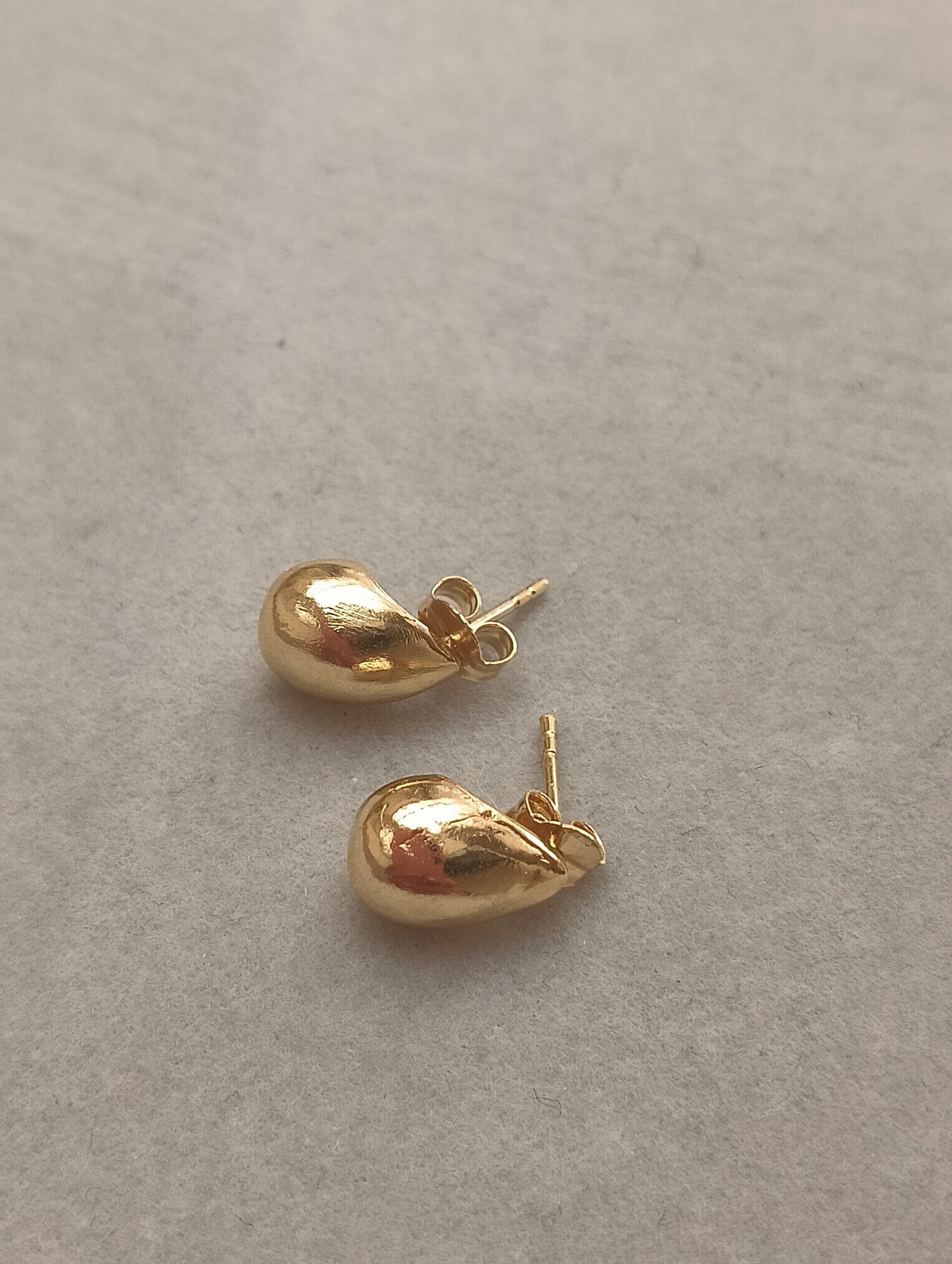 Pendientes gota dorados - 2