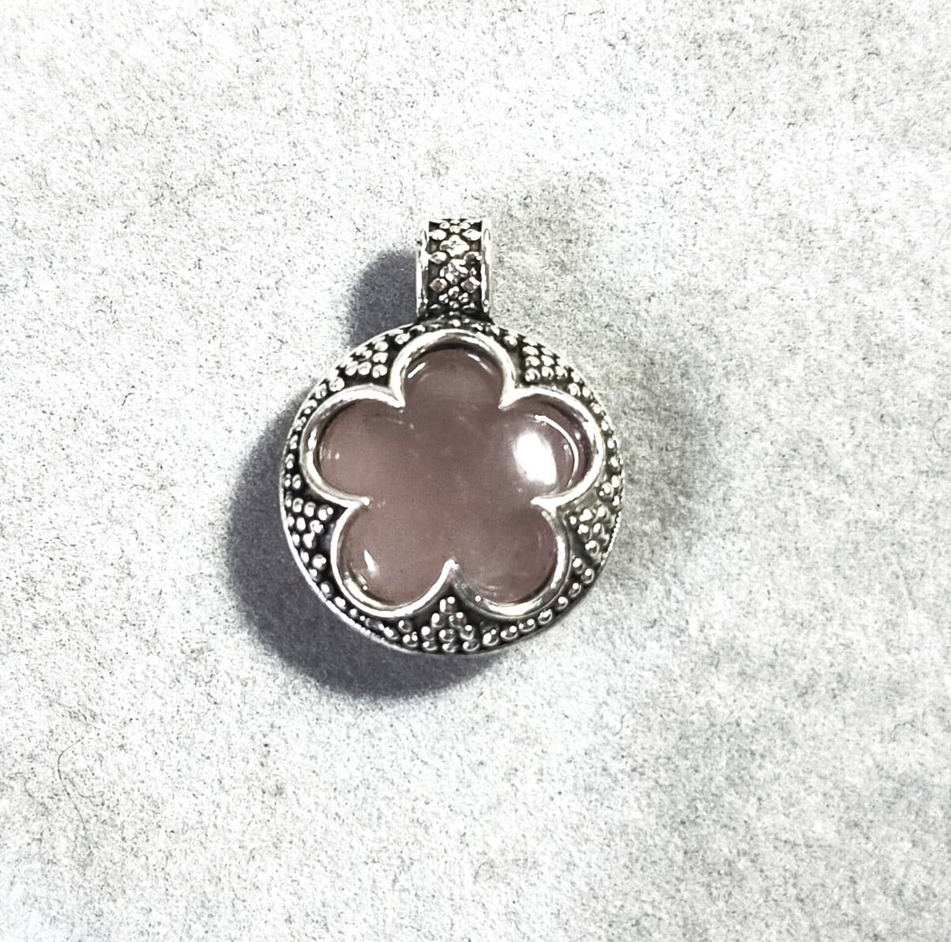 colgante amuleto gotland con piedra natural de cuarzo rosa - 4