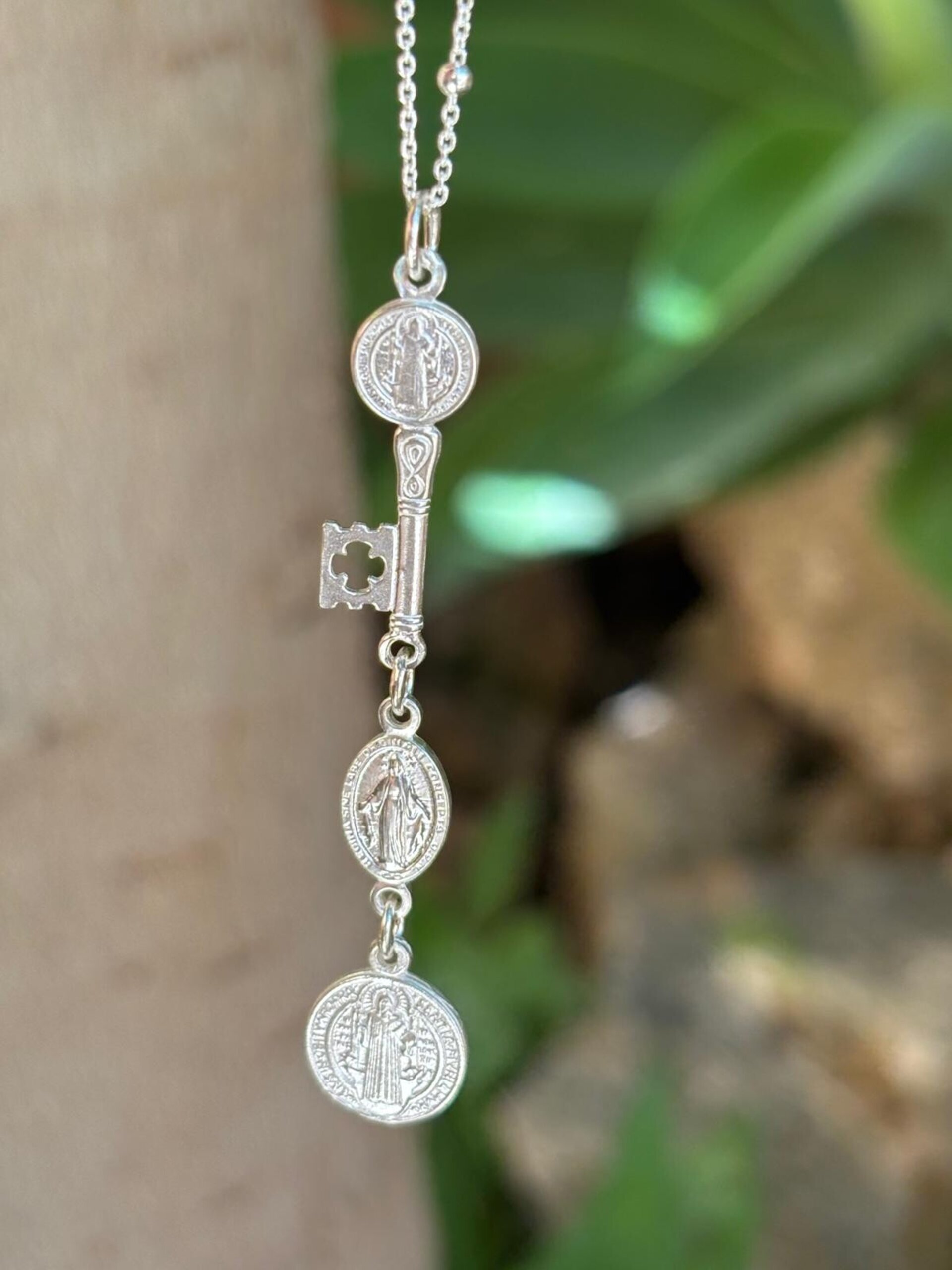 collar religioso llave san Benito, San Judas Tadeo y virgen de la milagrosa - 2